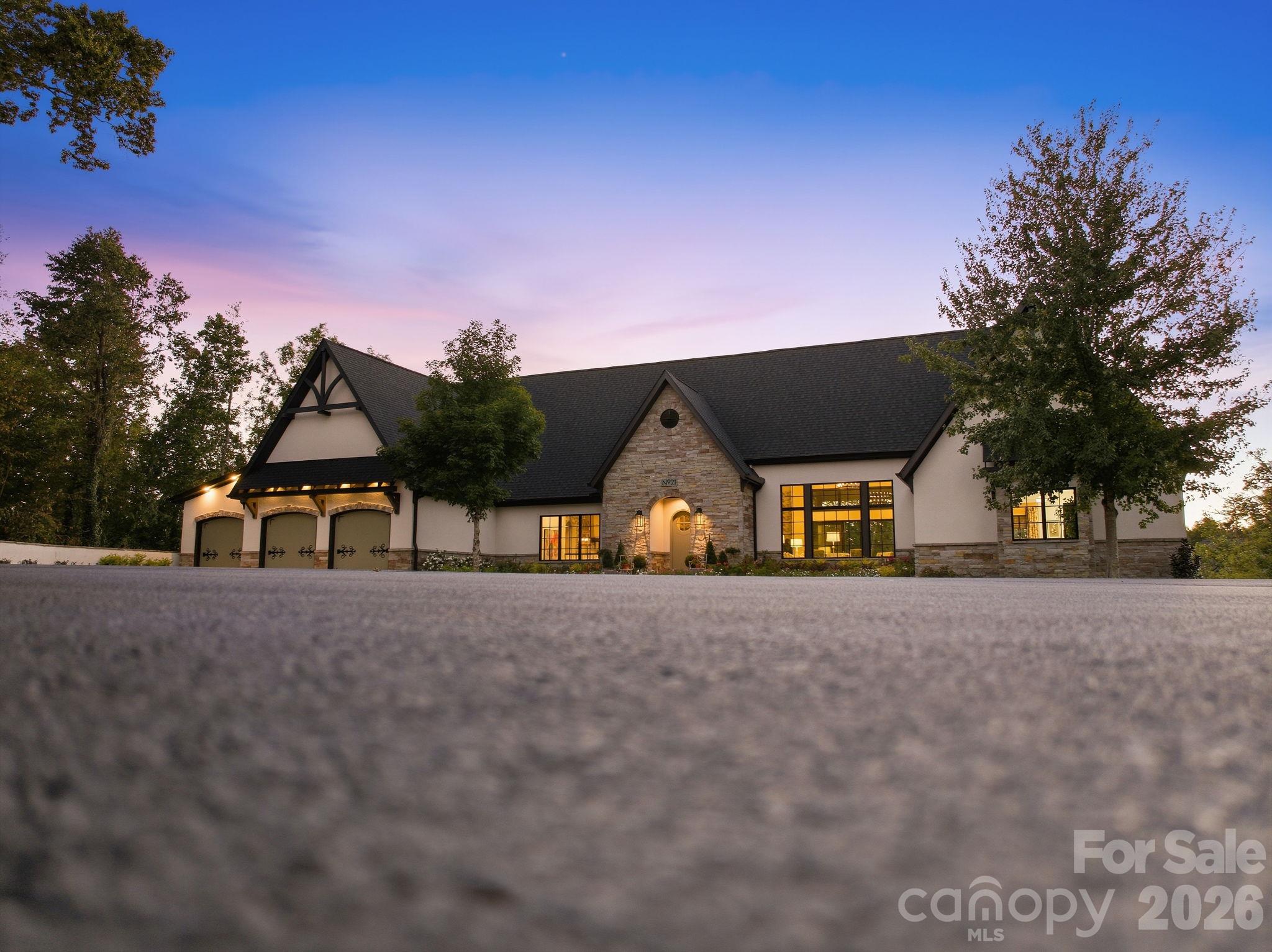 21 Evian Court Property Photo 47