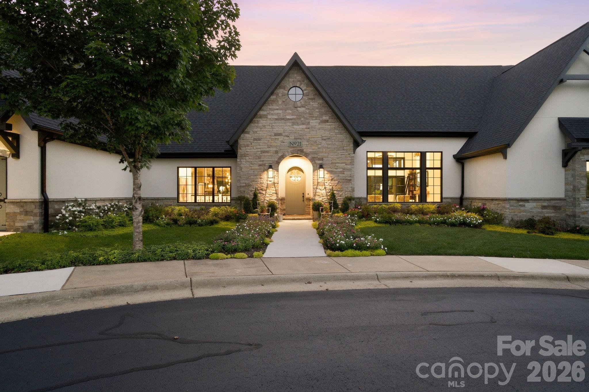 21 Evian Court Property Photo 48