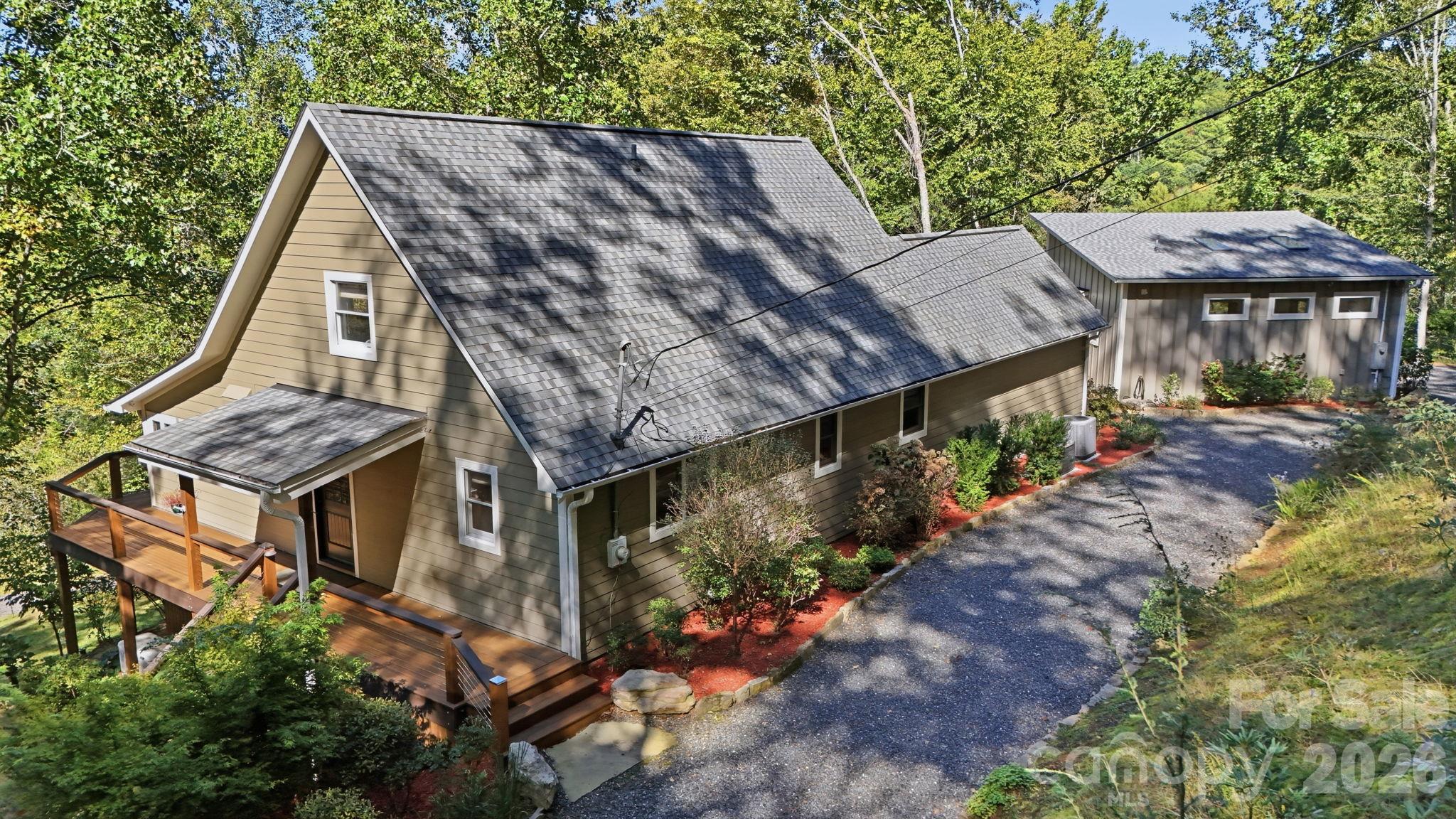 2711 Rabbit Hop Road Property Photo 3