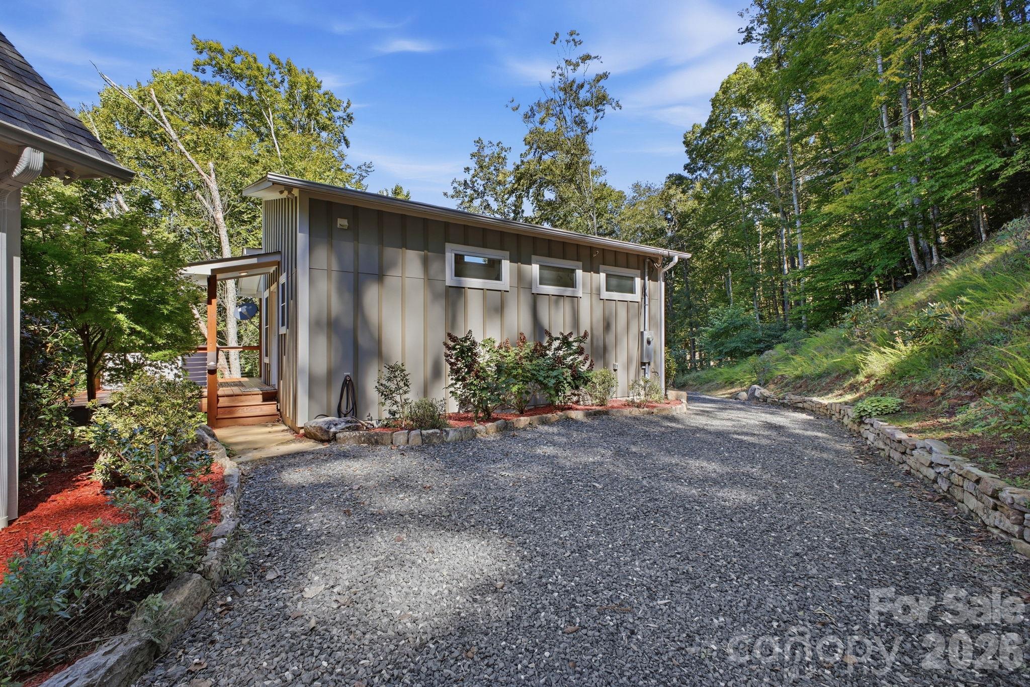 2711 Rabbit Hop Road Property Photo 6