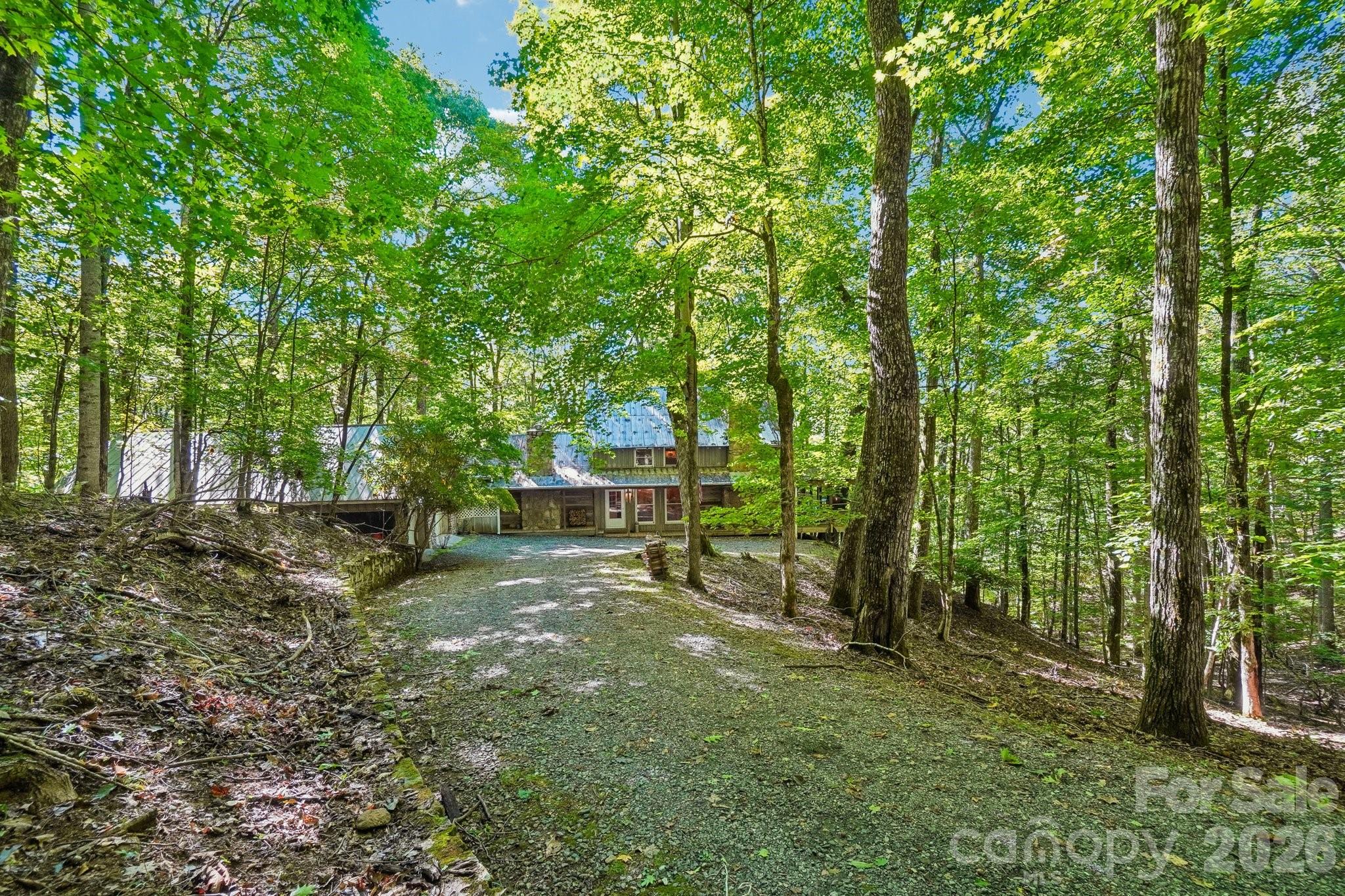 624 Fox Den Road Property Photo 1