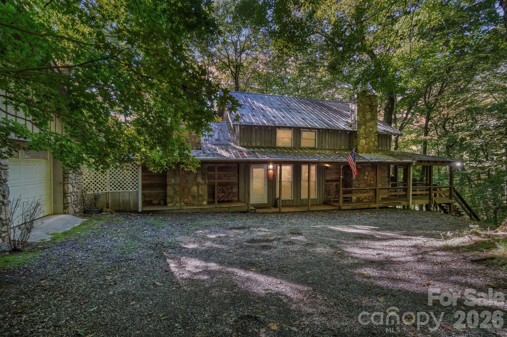 624 Fox Den Road Property Photo 2