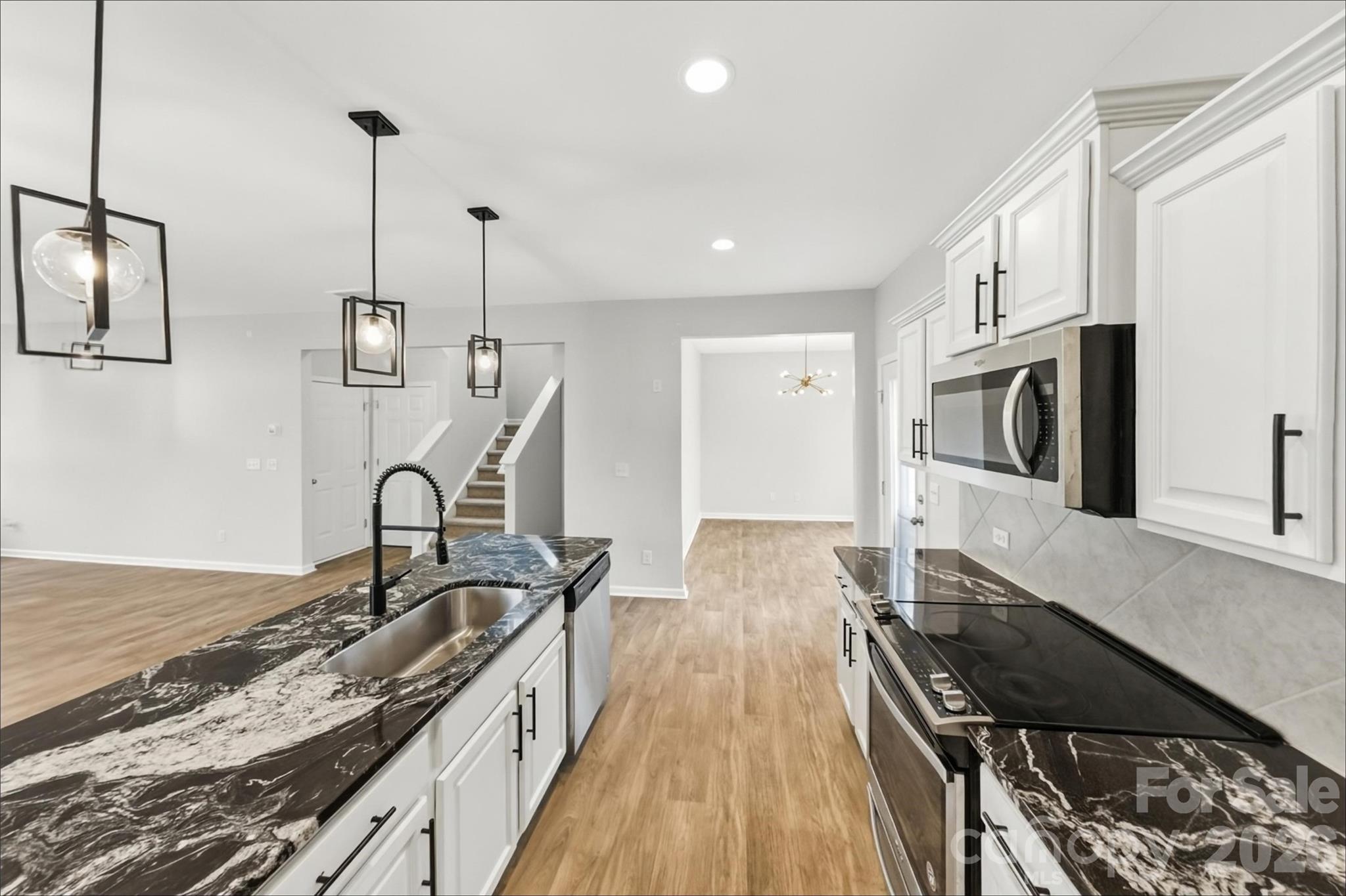 141 Fairfield Drive Property Photo 3