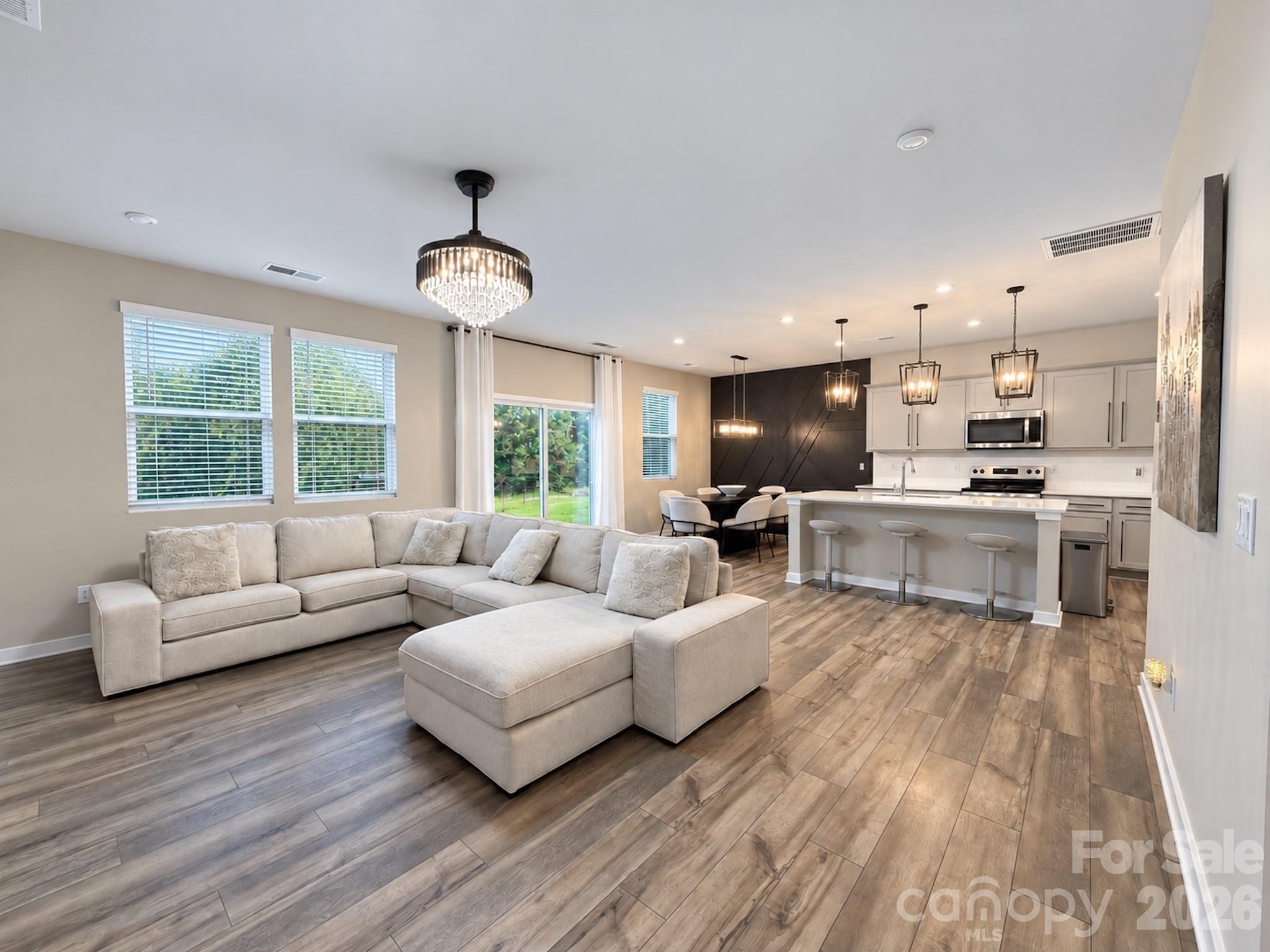 265 Bezelle Avenue Property Photo 2