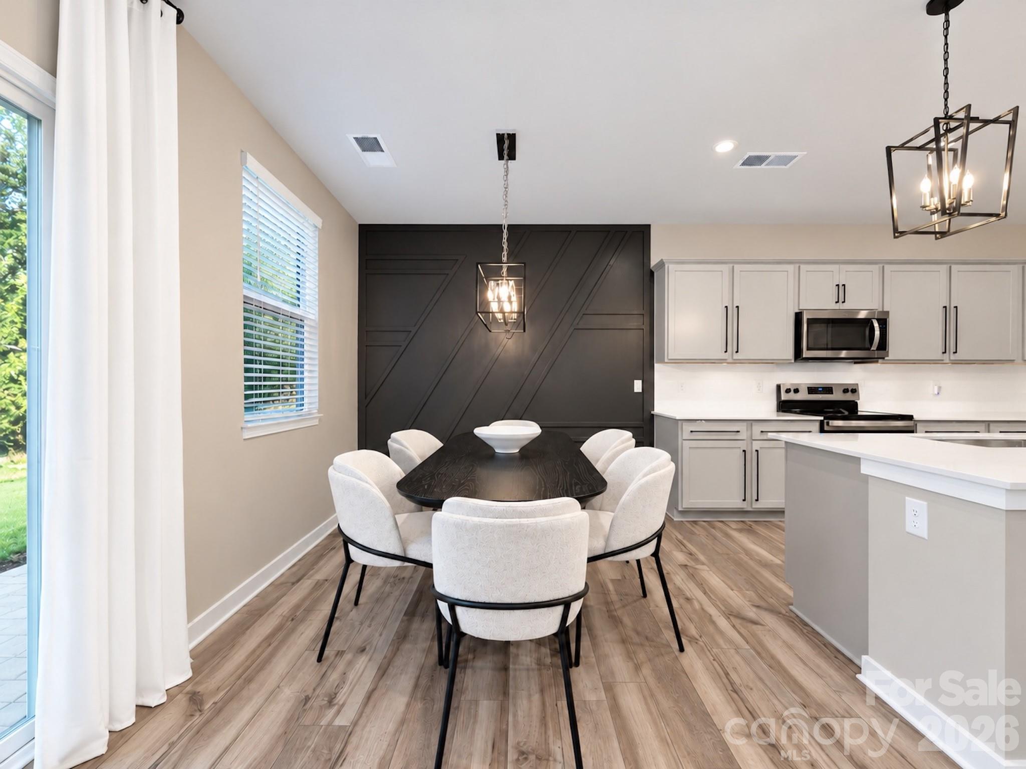 265 Bezelle Avenue Property Photo 4