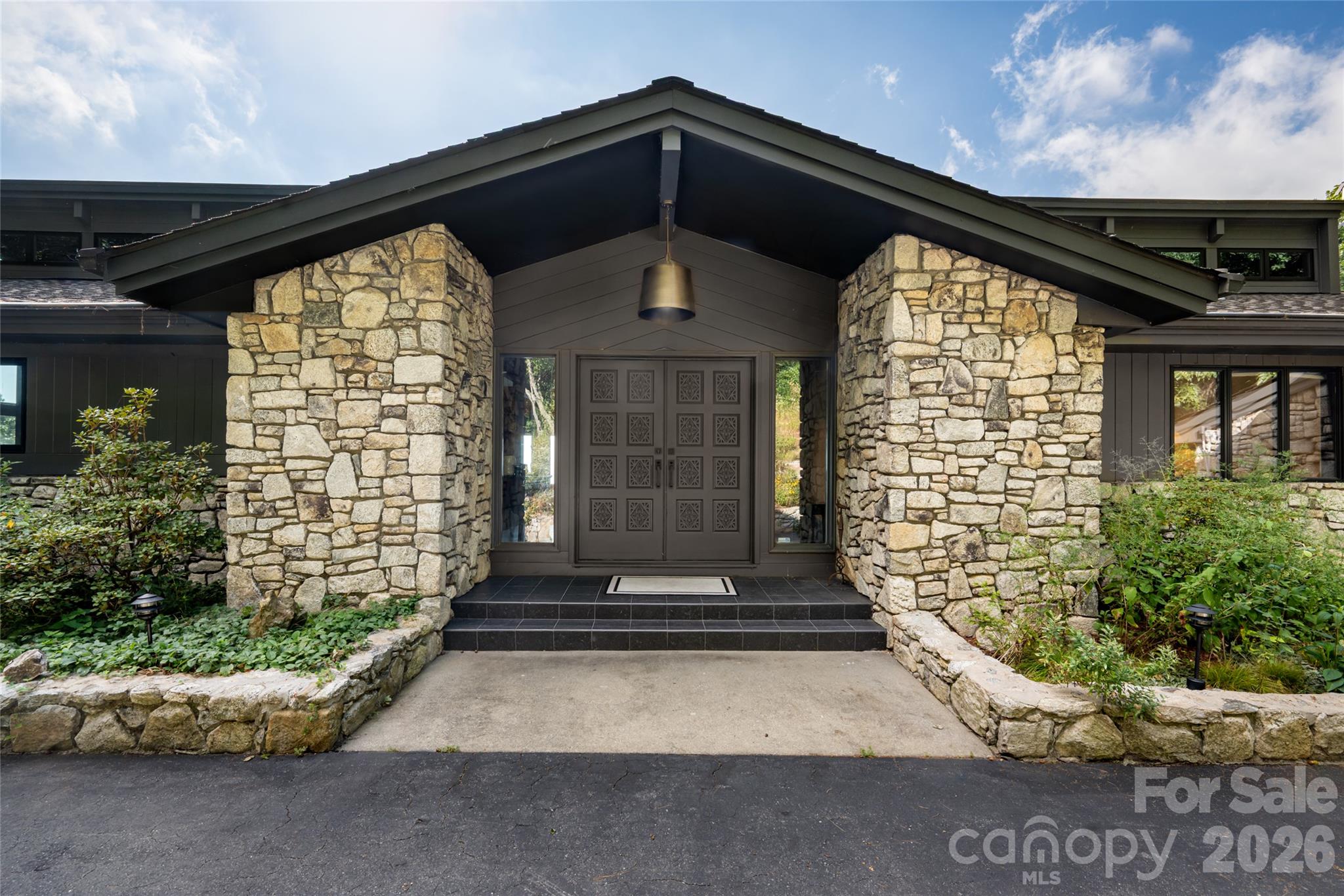28 Peach Knob Drive Property Photo 8