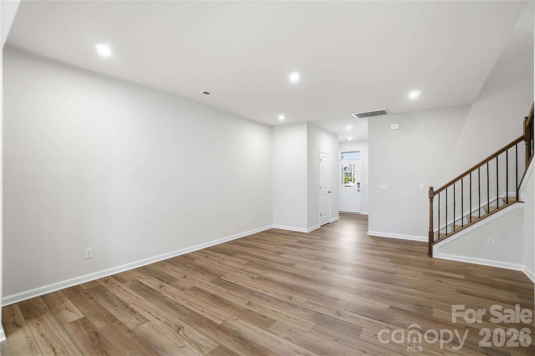 5212 Wyes Oak Lane Property Photo 4