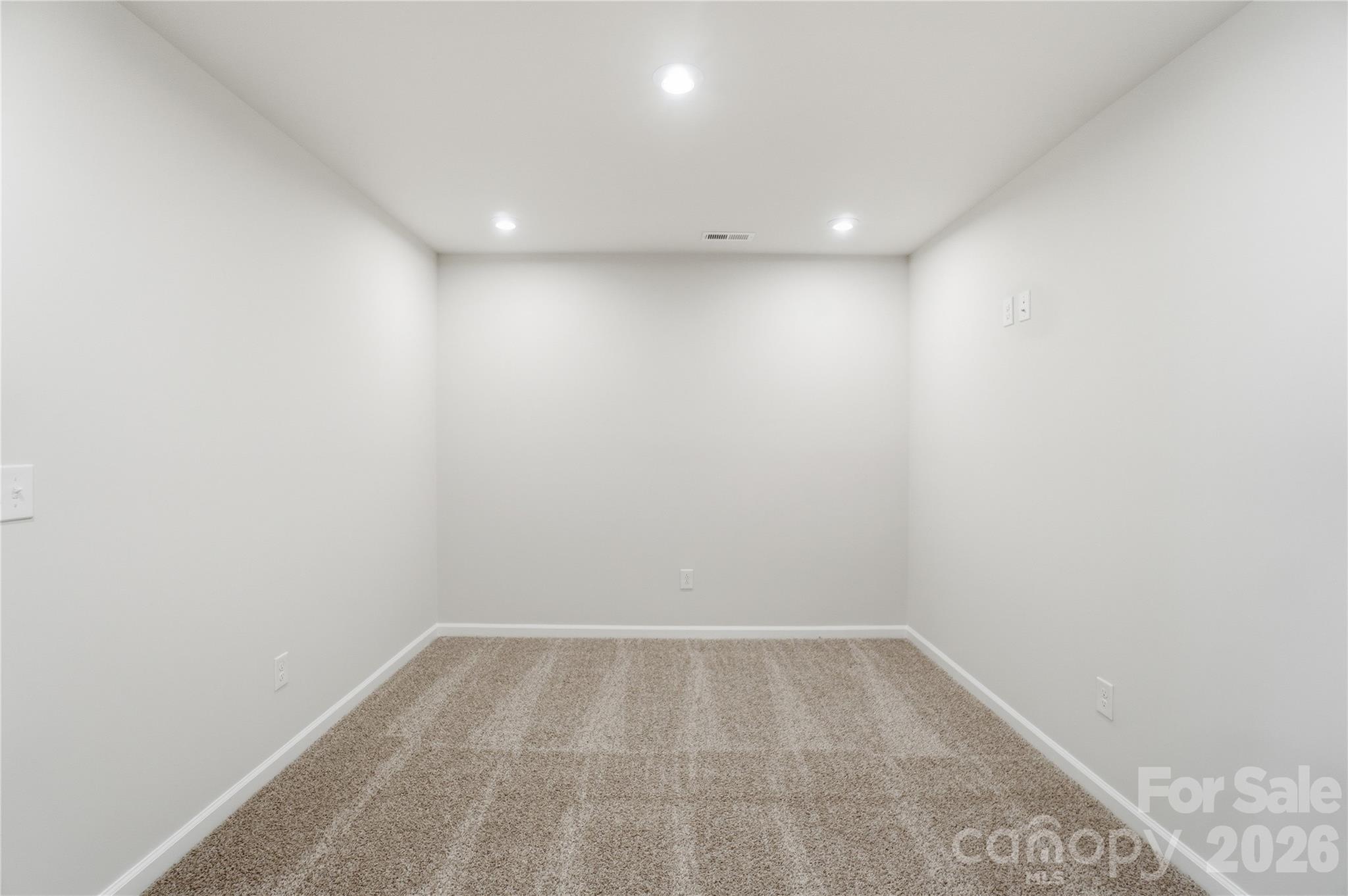 5212 Wyes Oak Lane Property Photo 10