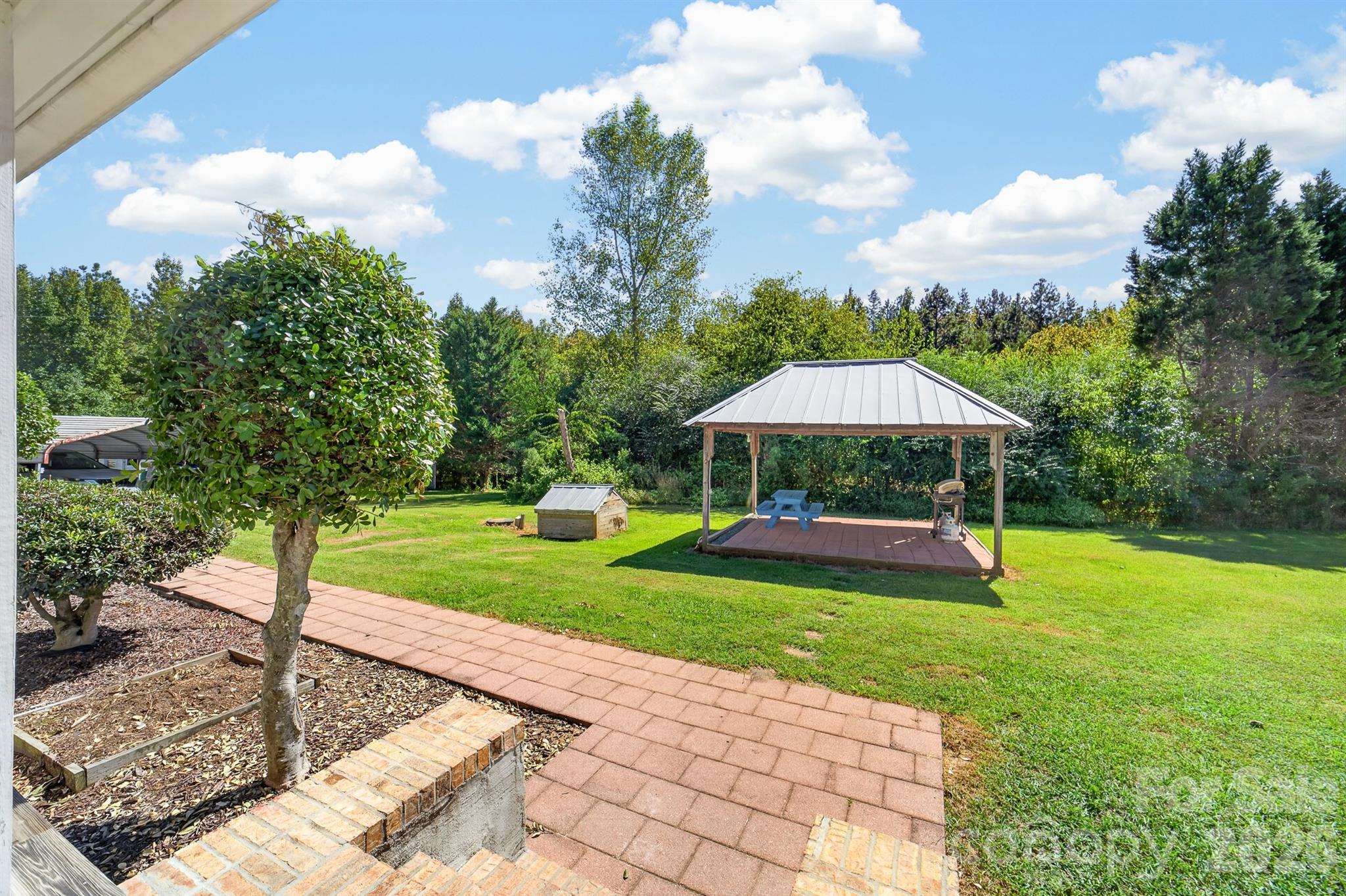 9702 Quail Cove Court Property Photo 5
