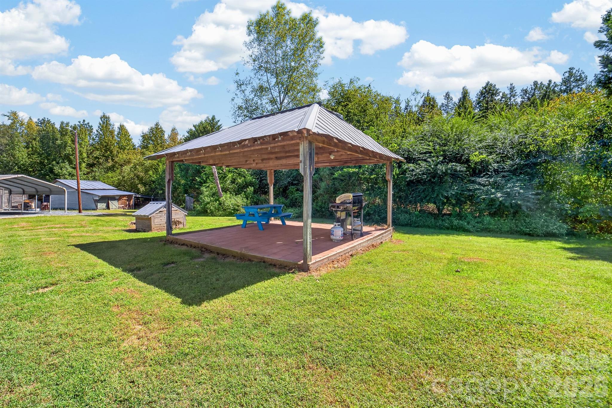 9702 Quail Cove Court Property Photo 6