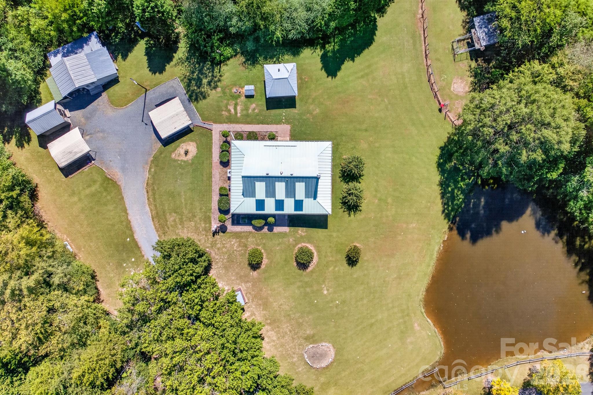 9702 Quail Cove Court Property Photo 7