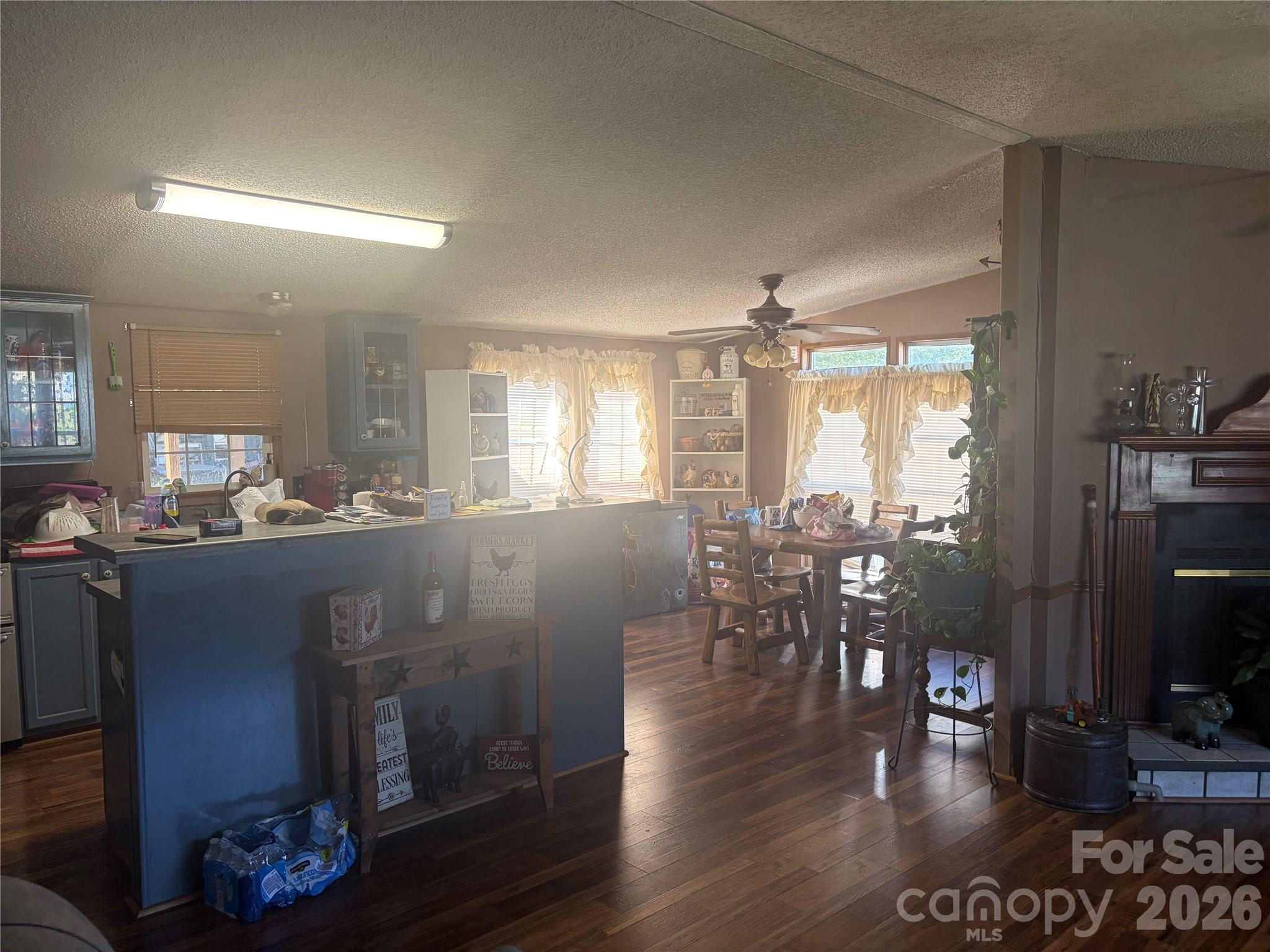 4009 Chestnut Woods Drive Property Photo 7