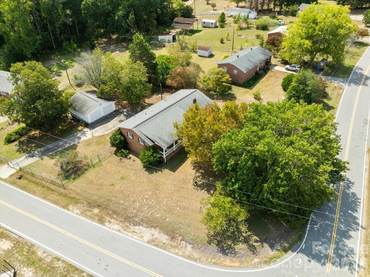 630 E Pigg Street Property Photo 3