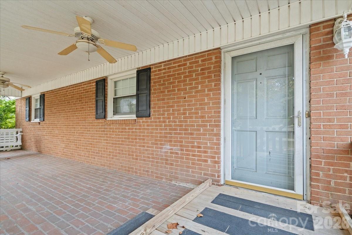 630 E Pigg Street Property Photo 5