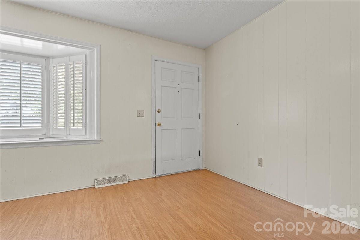 630 E Pigg Street Property Photo 6