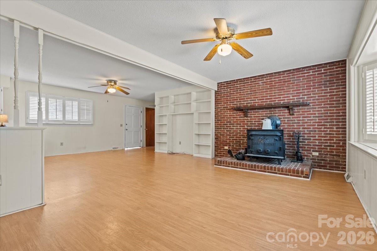 630 E Pigg Street Property Photo 7