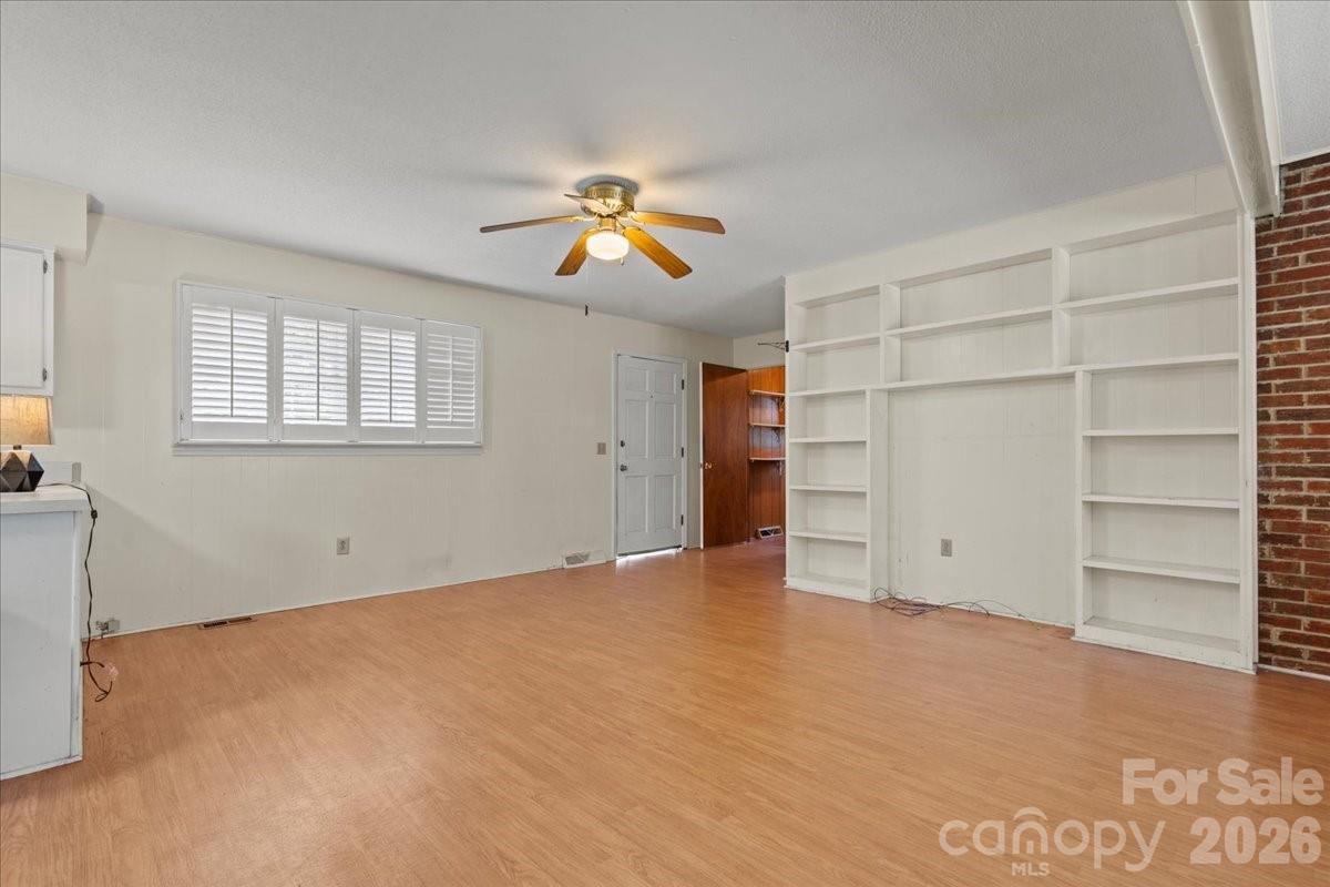 630 E Pigg Street Property Photo 12