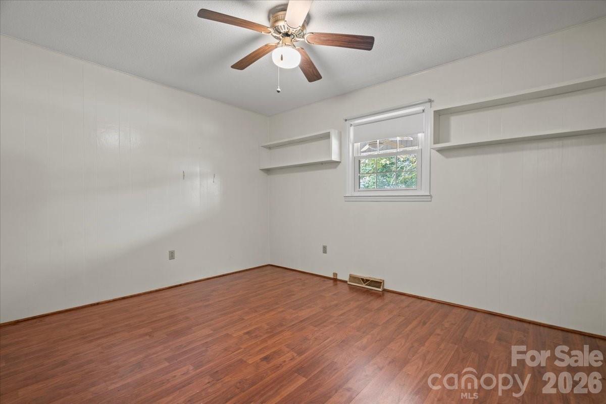 630 E Pigg Street Property Photo 17