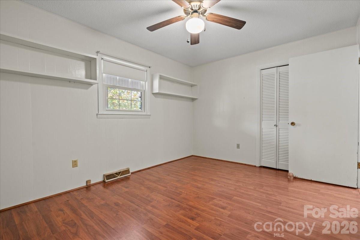630 E Pigg Street Property Photo 18