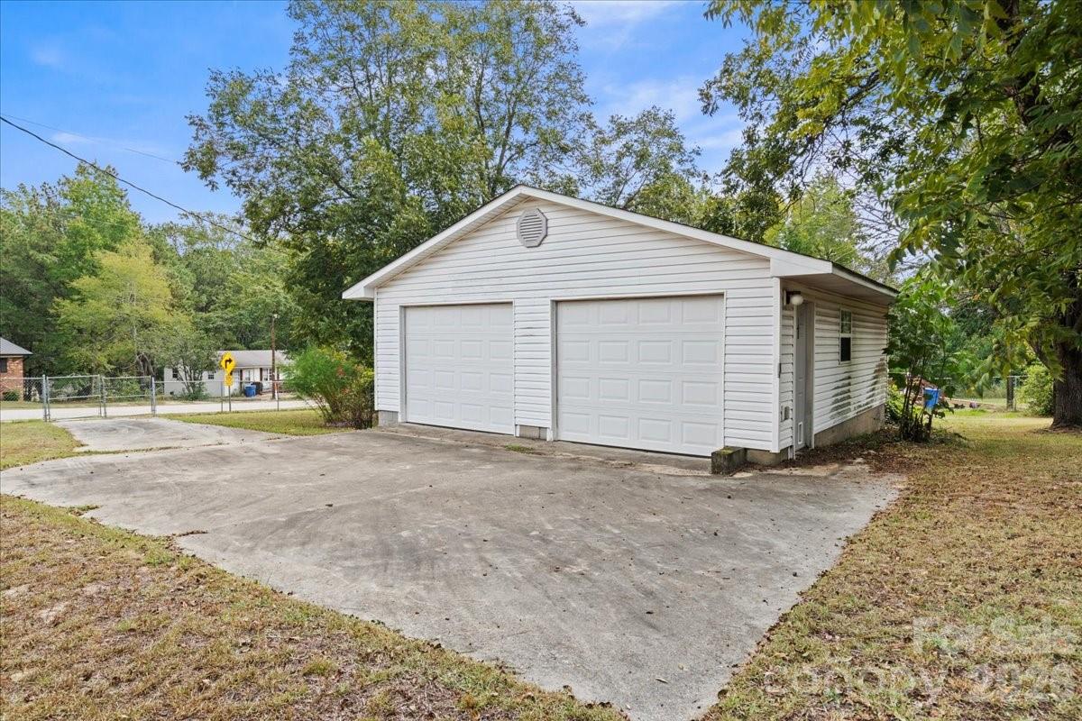 630 E Pigg Street Property Photo 27