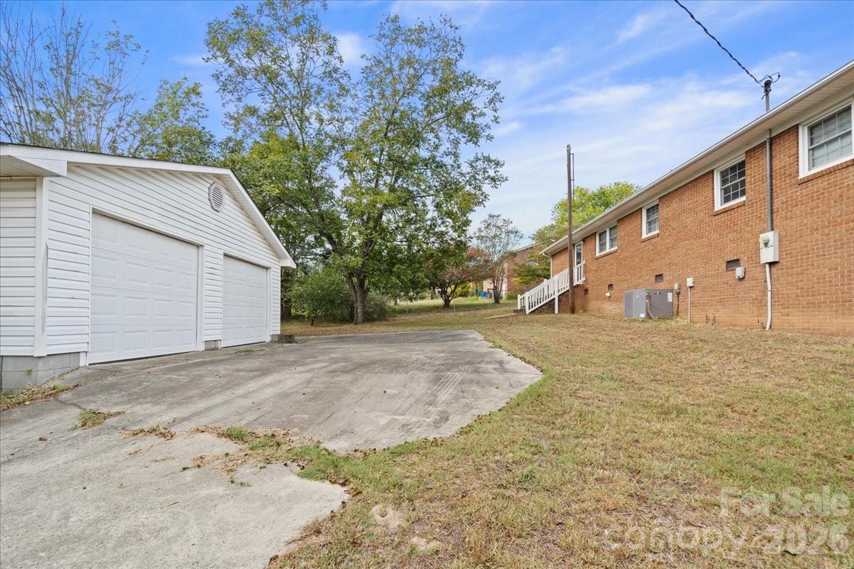 630 E Pigg Street Property Photo 28