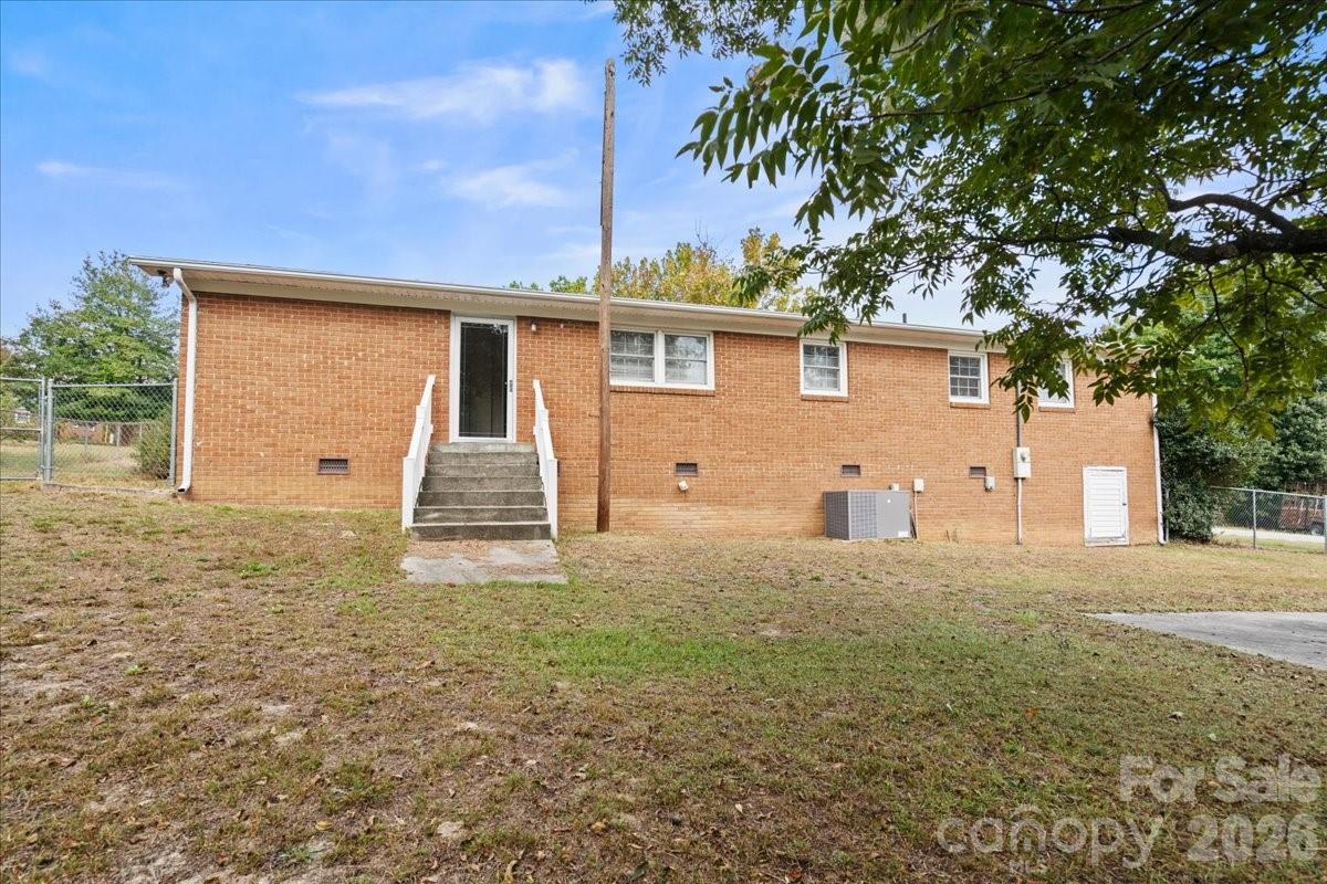 630 E Pigg Street Property Photo 30