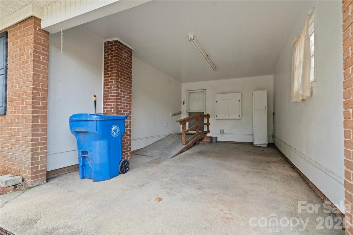 630 E Pigg Street Property Photo 31