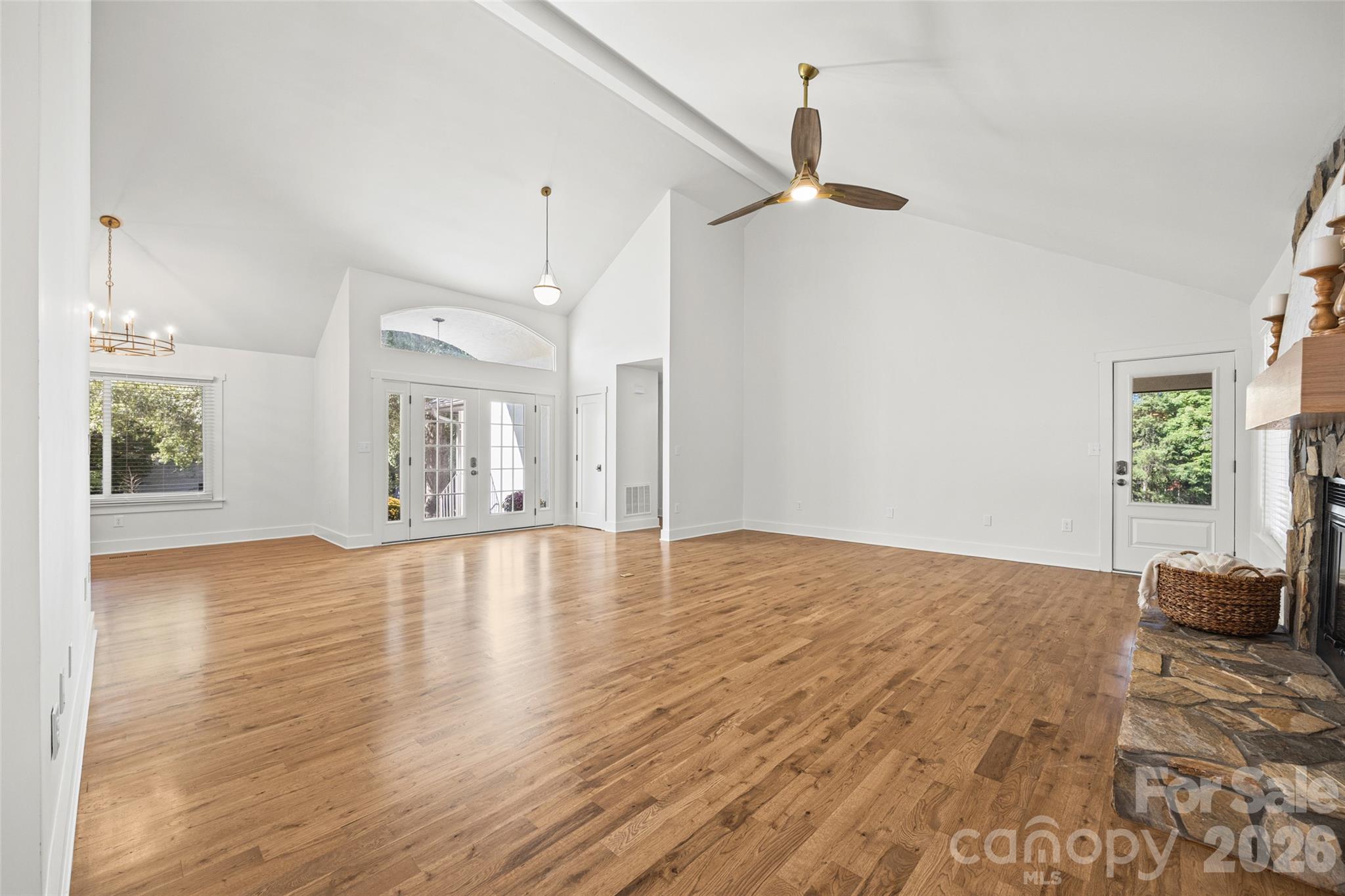 25002 Molokai Drive Property Photo 6
