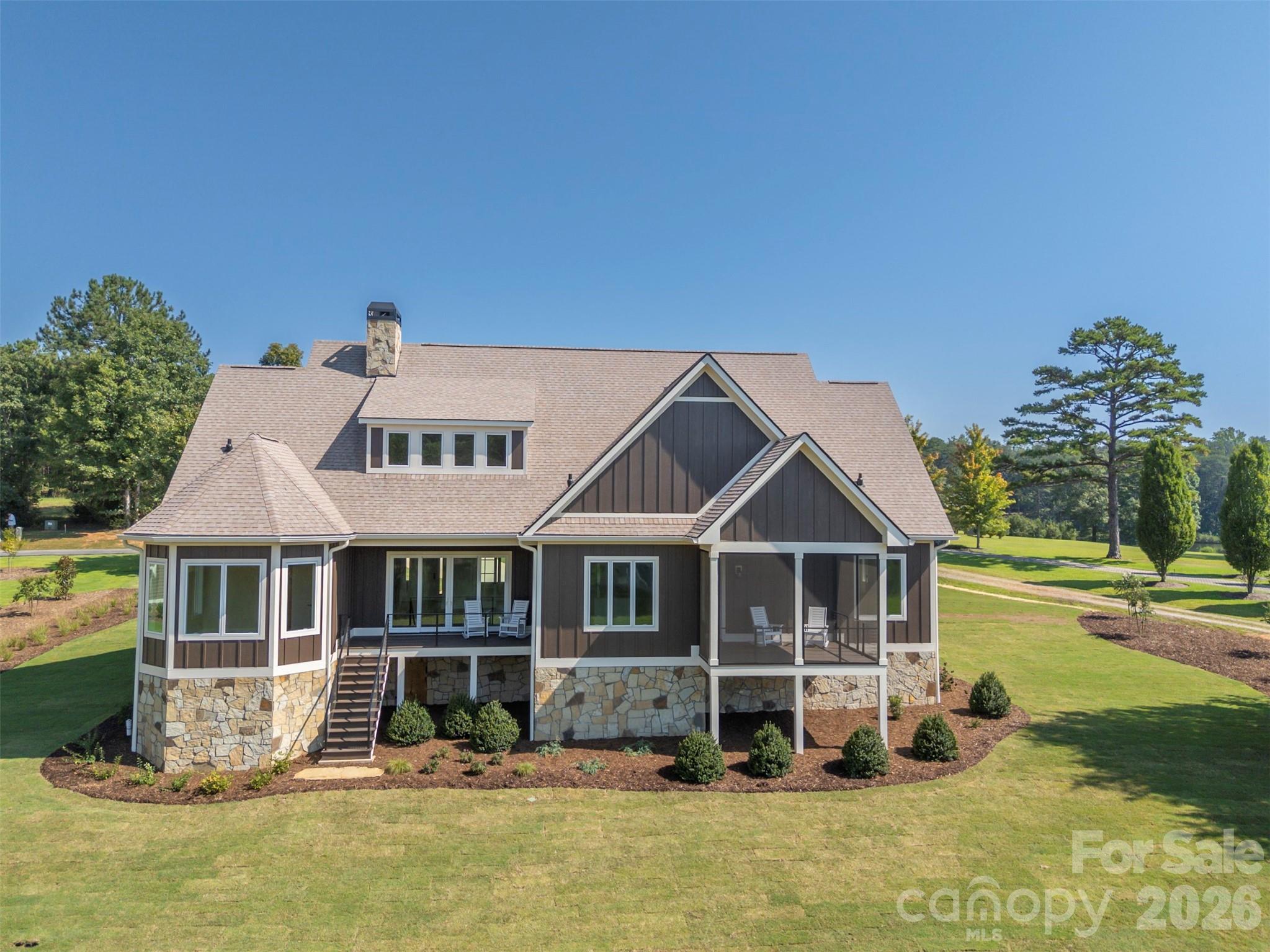 978 Mapleton Lane Property Photo 3