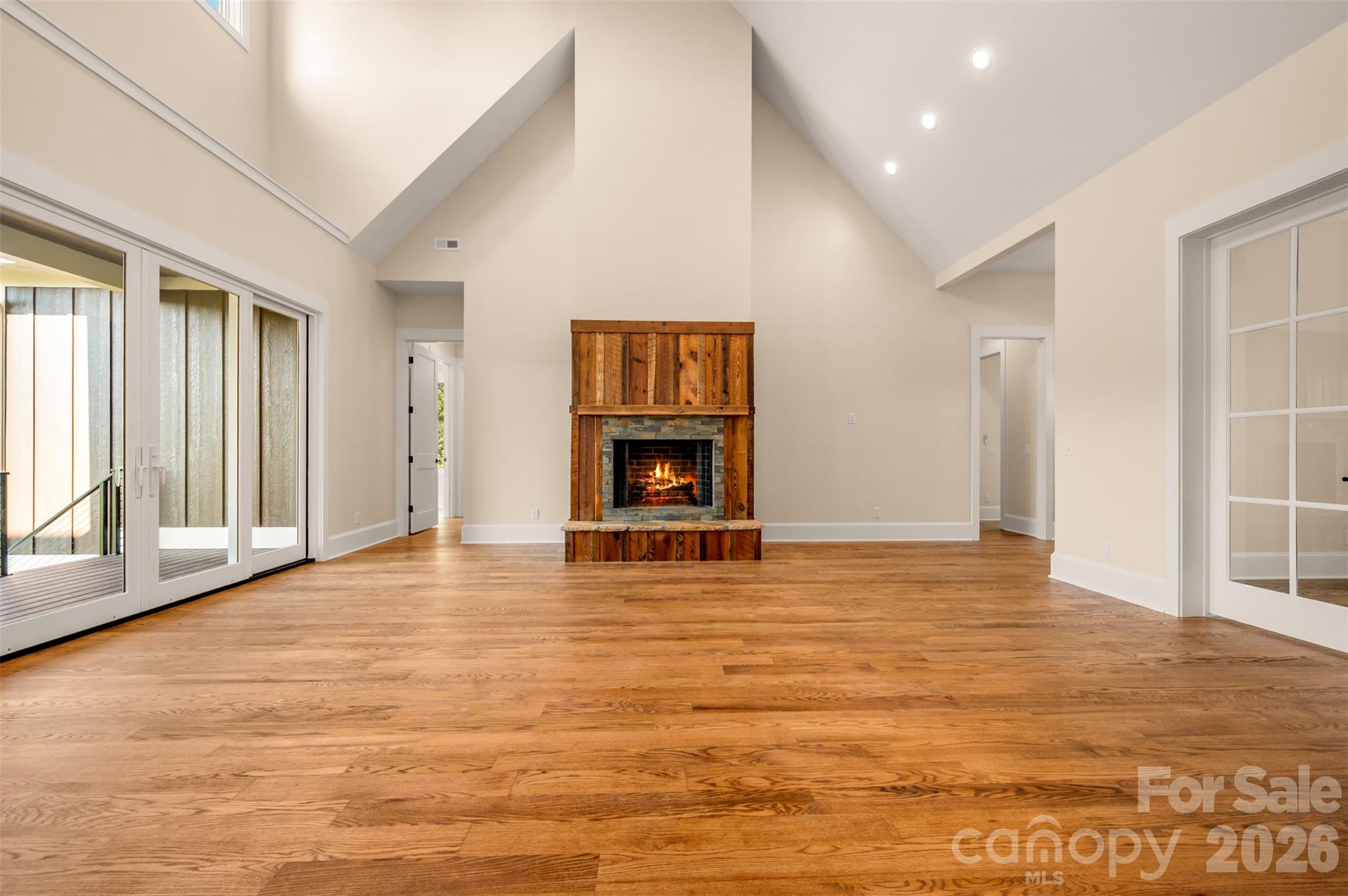 978 Mapleton Lane Property Photo 8