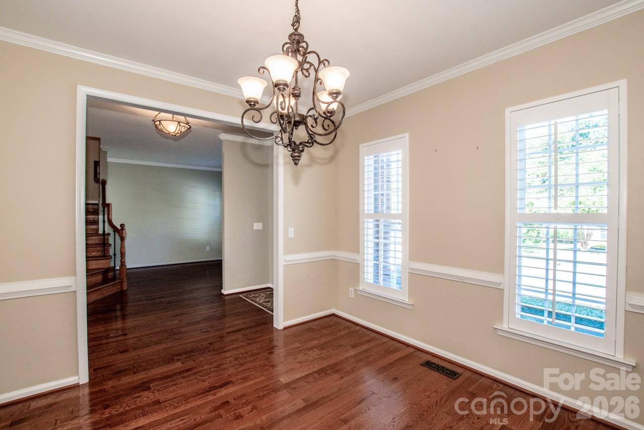16908 Hampton Crossing Drive Property Photo 5