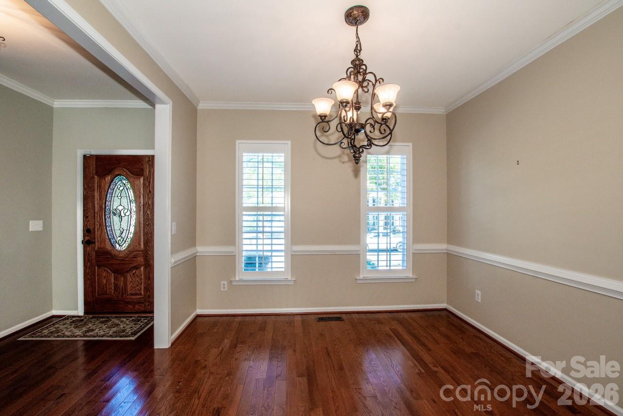16908 Hampton Crossing Drive Property Photo 6