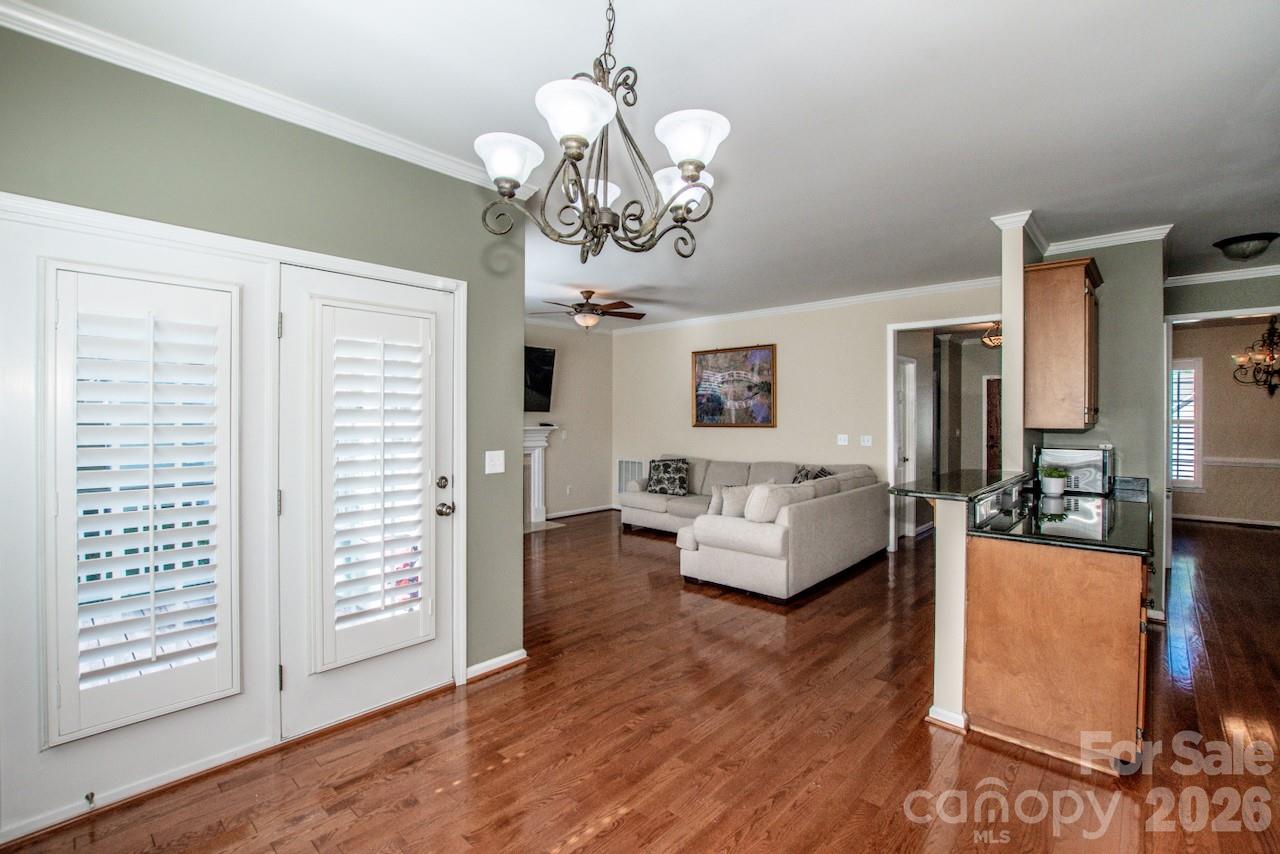 16908 Hampton Crossing Drive Property Photo 10