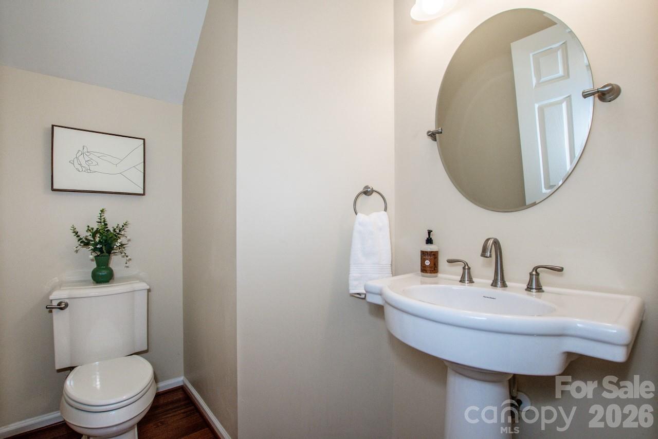 16908 Hampton Crossing Drive Property Photo 12