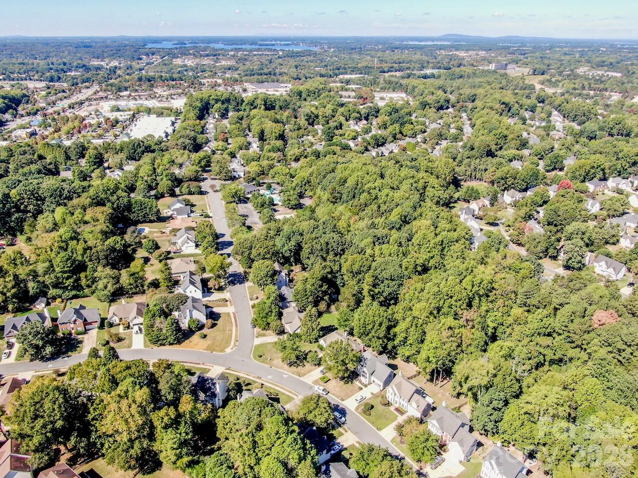 16908 Hampton Crossing Drive Property Photo 35