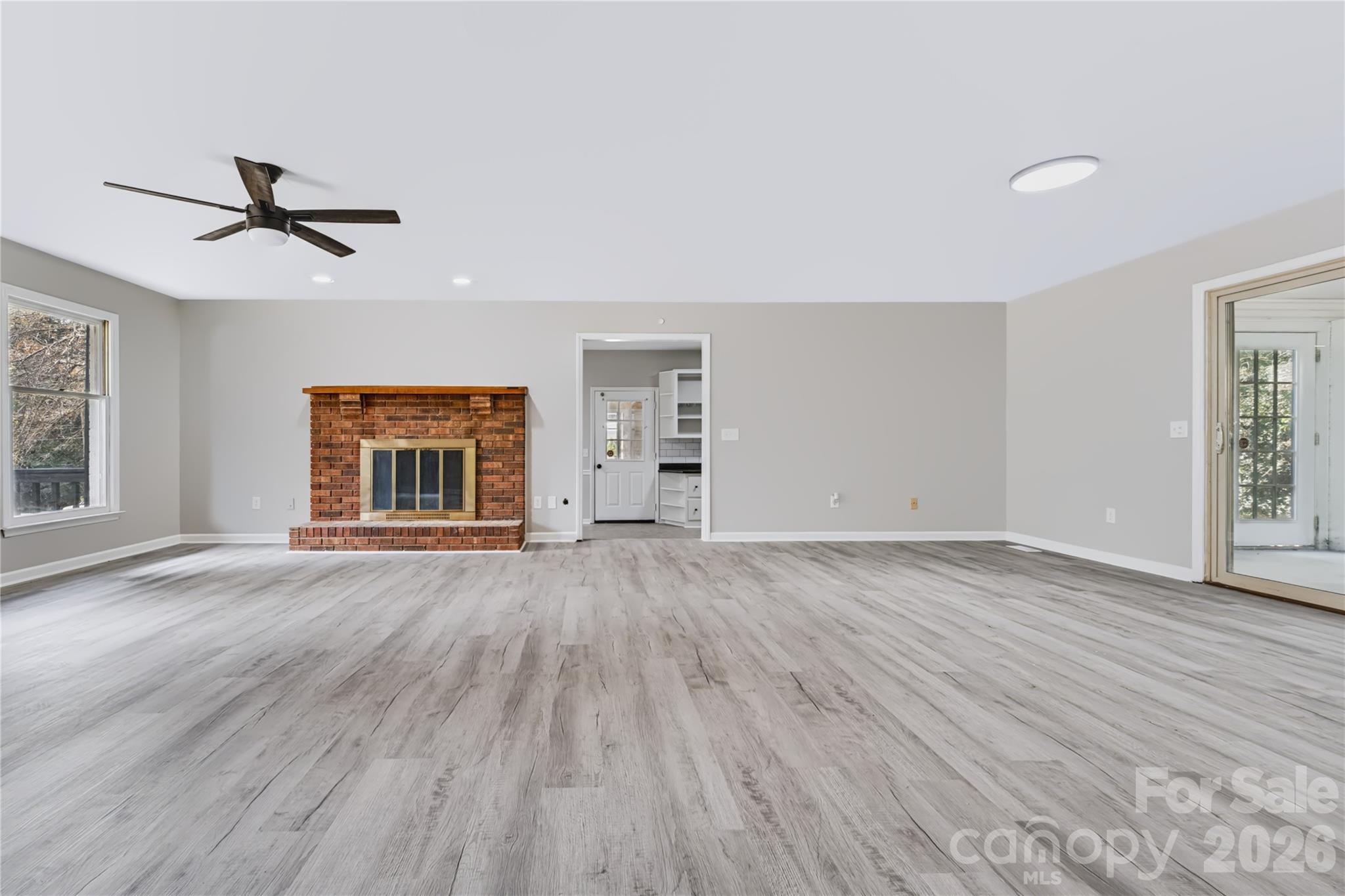 2537 Brentwood Circle Property Photo 7