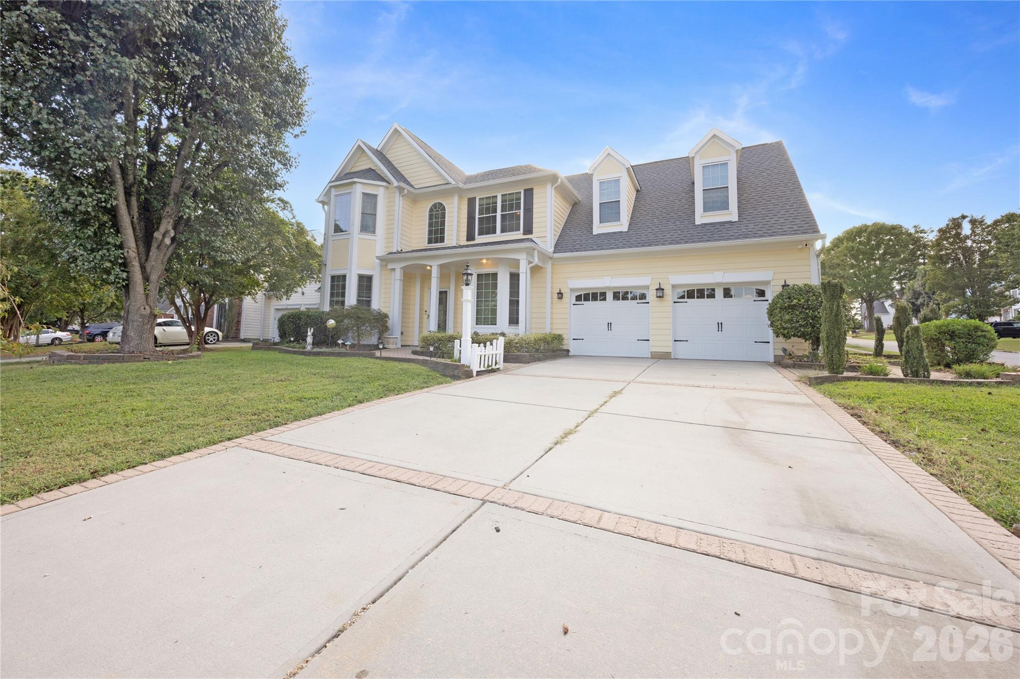 11623 Fox Hill Drive Property Photo 3