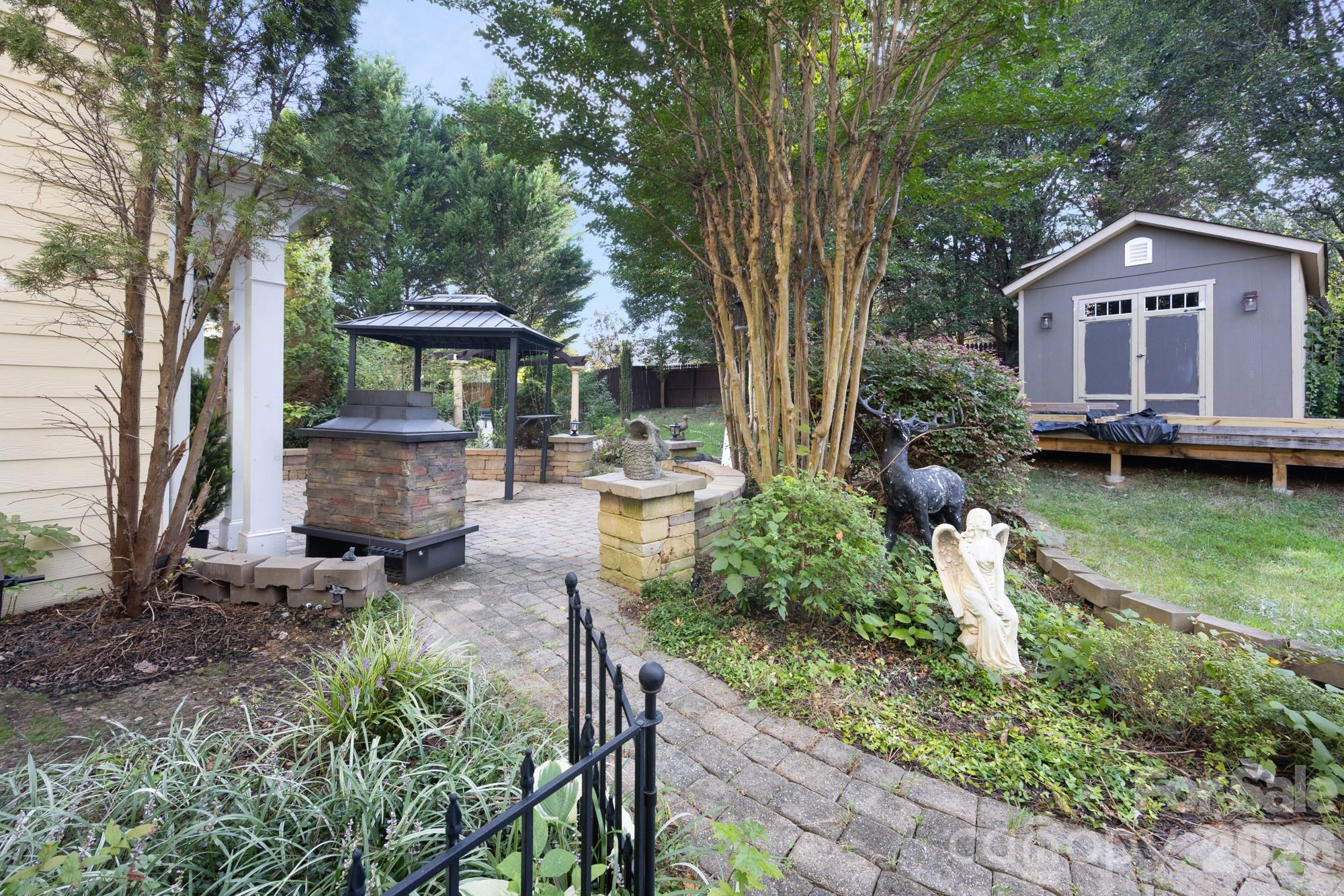 11623 Fox Hill Drive Property Photo 35