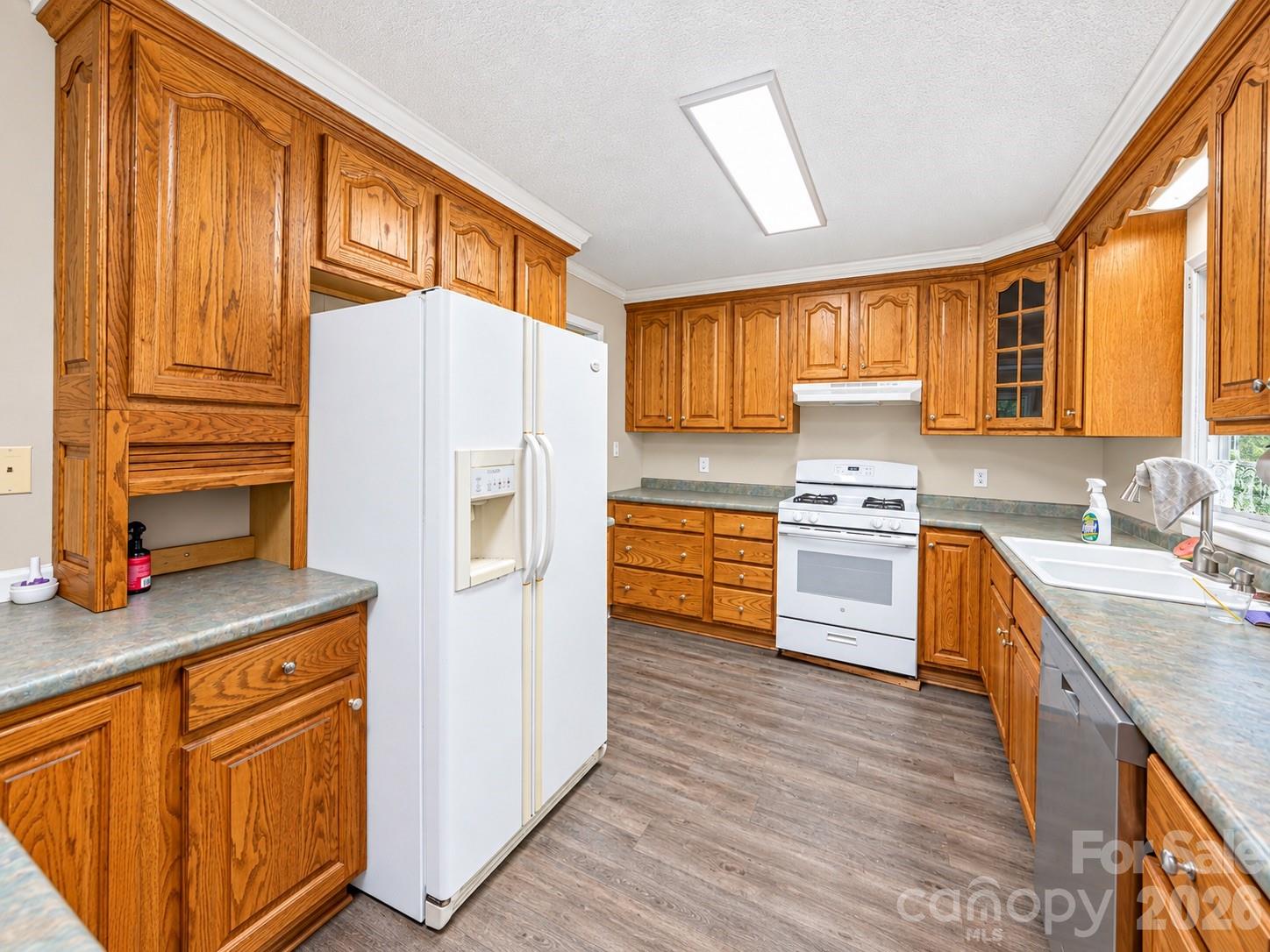 20914 Academy Street Property Photo 7