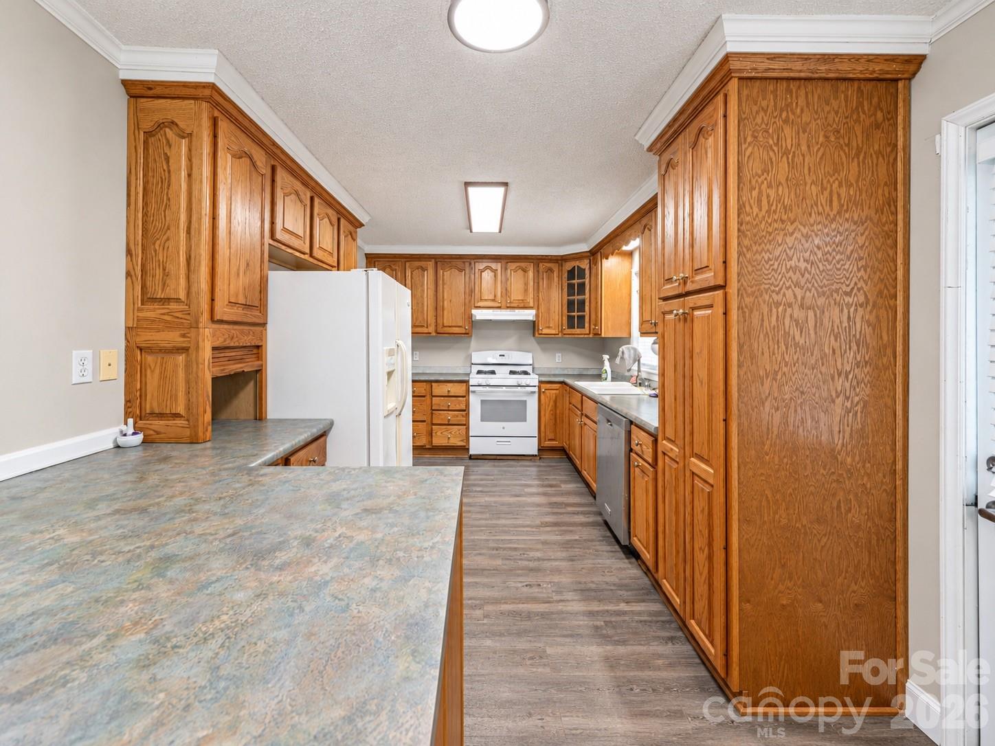 20914 Academy Street Property Photo 9