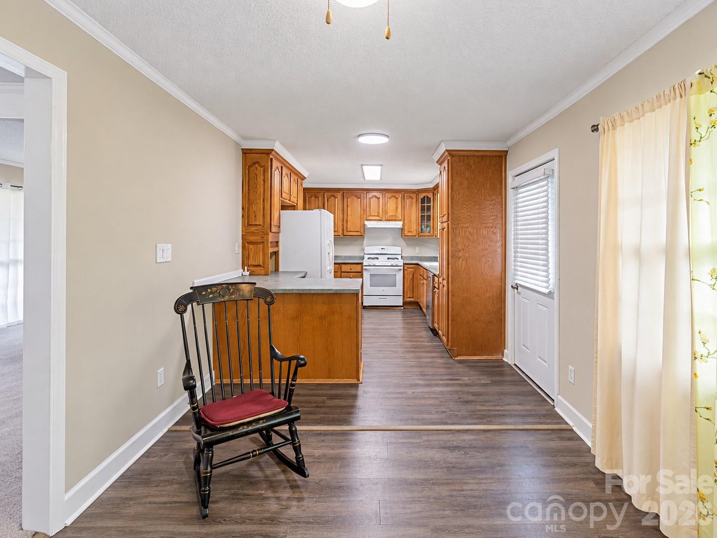 20914 Academy Street Property Photo 10