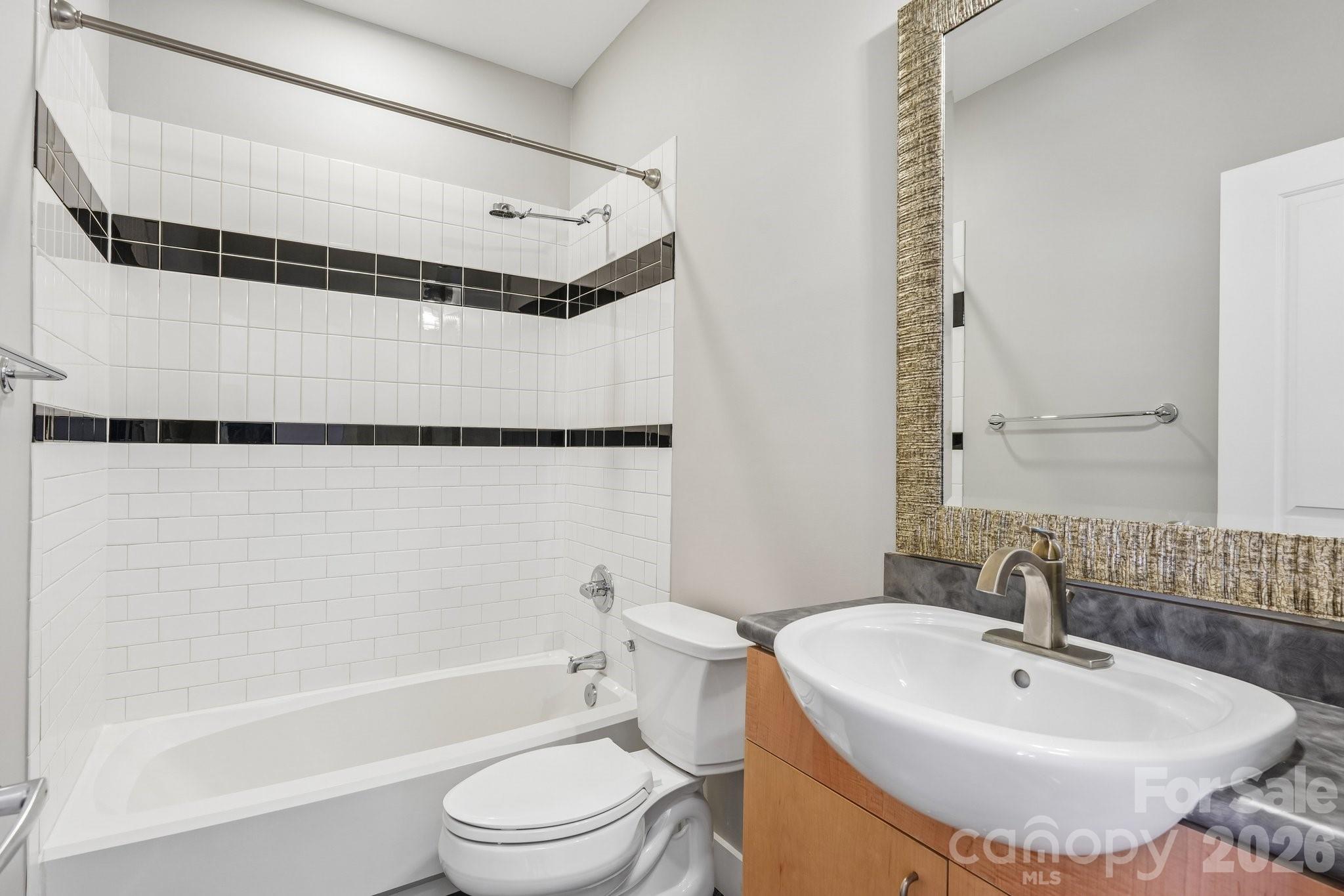 664 Garden District Drive Property Photo 14