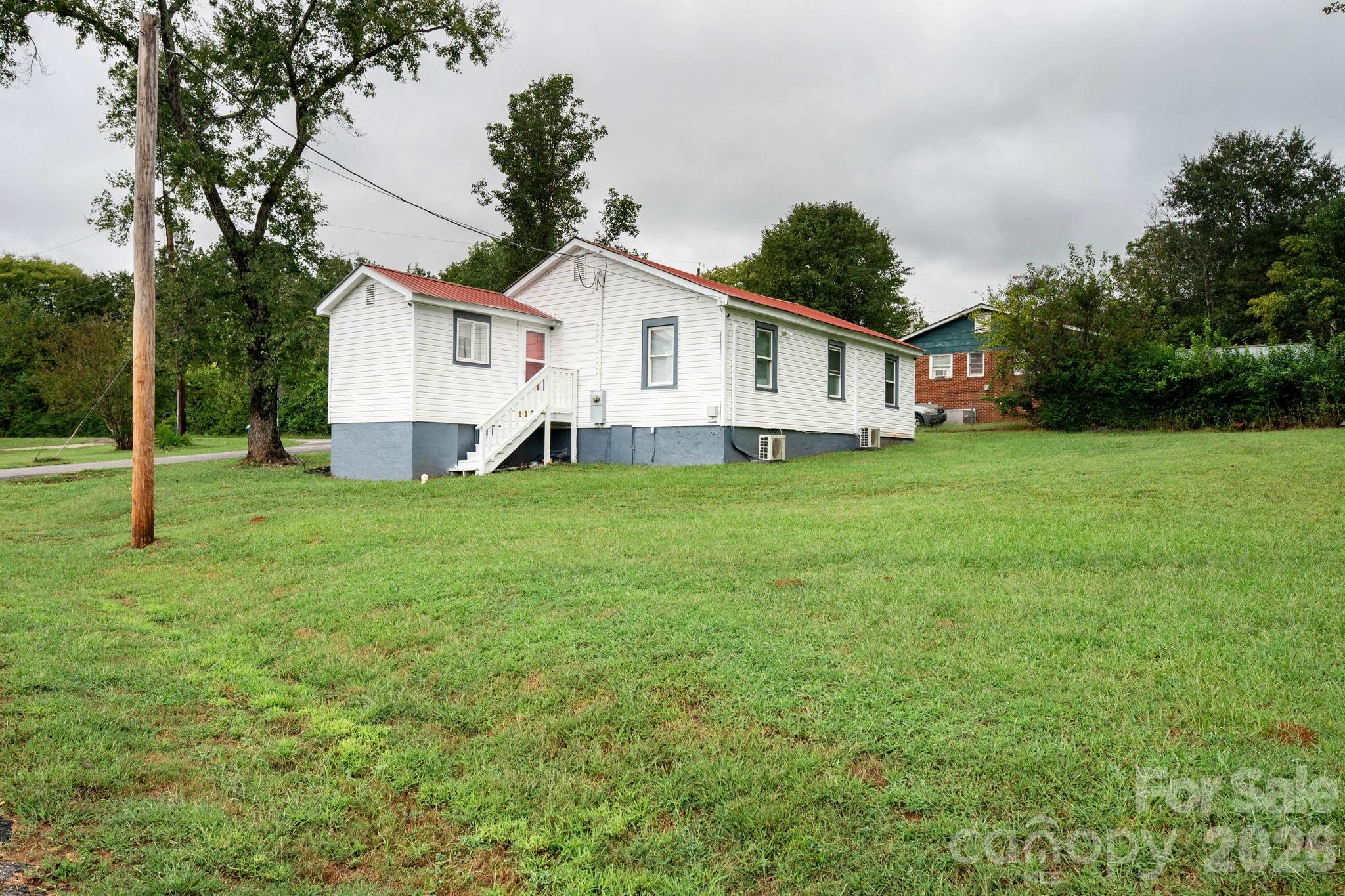 459 Harmon Street Property Photo 4