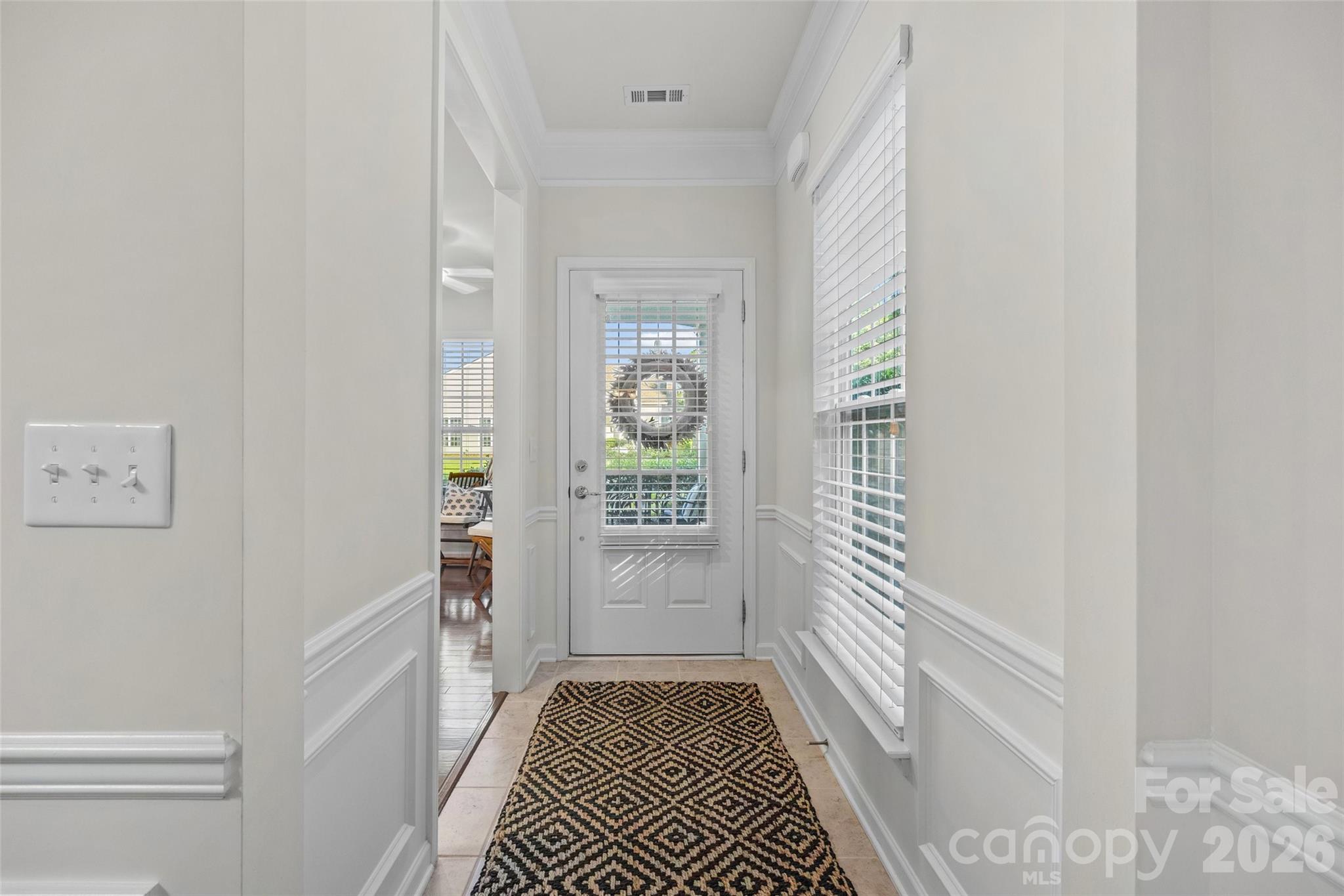 2041 Sweetleaf Drive Property Photo 3