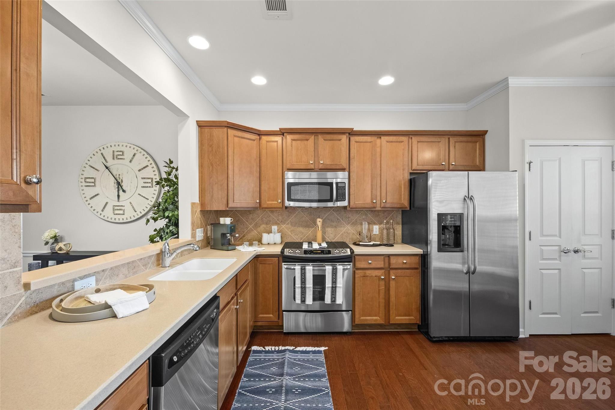 2041 Sweetleaf Drive Property Photo 4