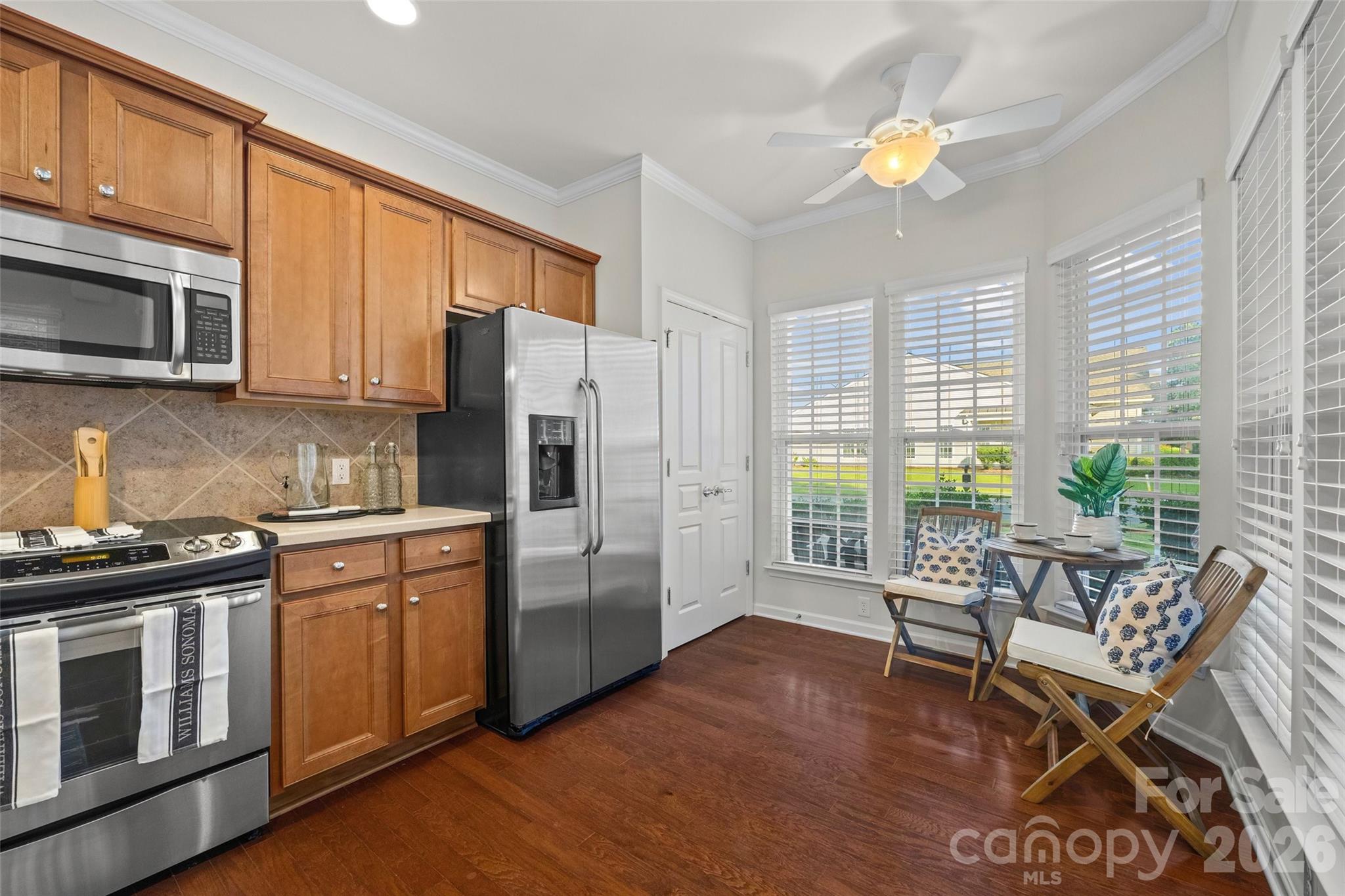 2041 Sweetleaf Drive Property Photo 6
