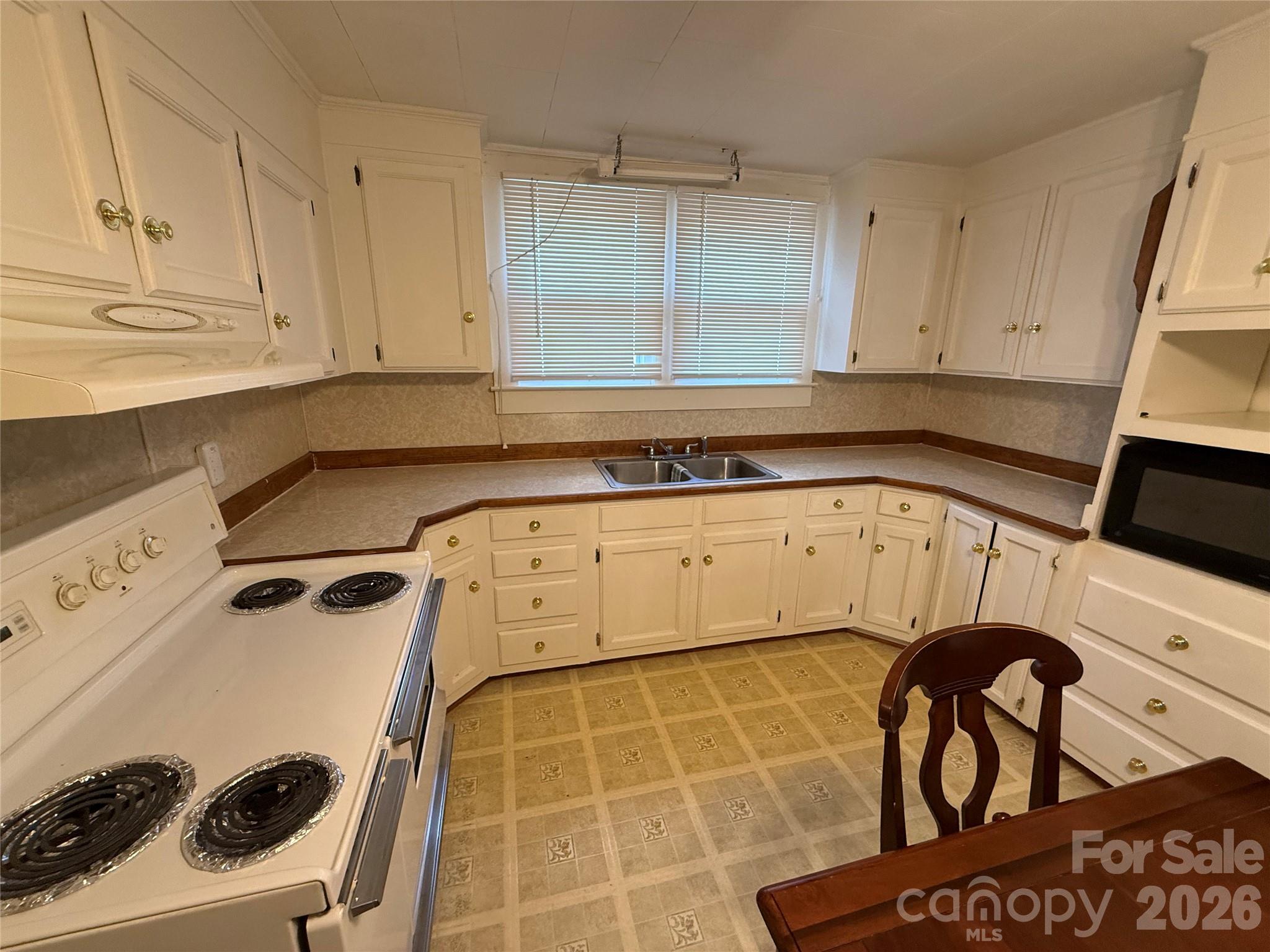 17 Hill Street Property Photo 9