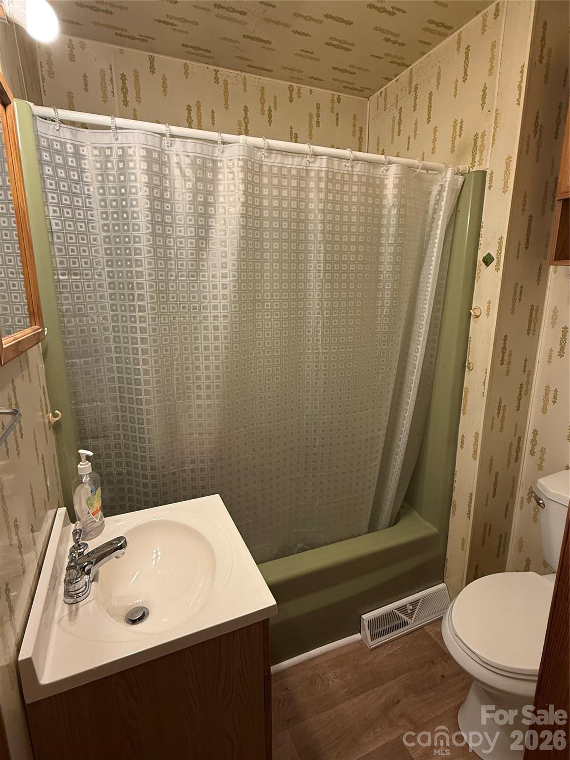 17 Hill Street Property Photo 12