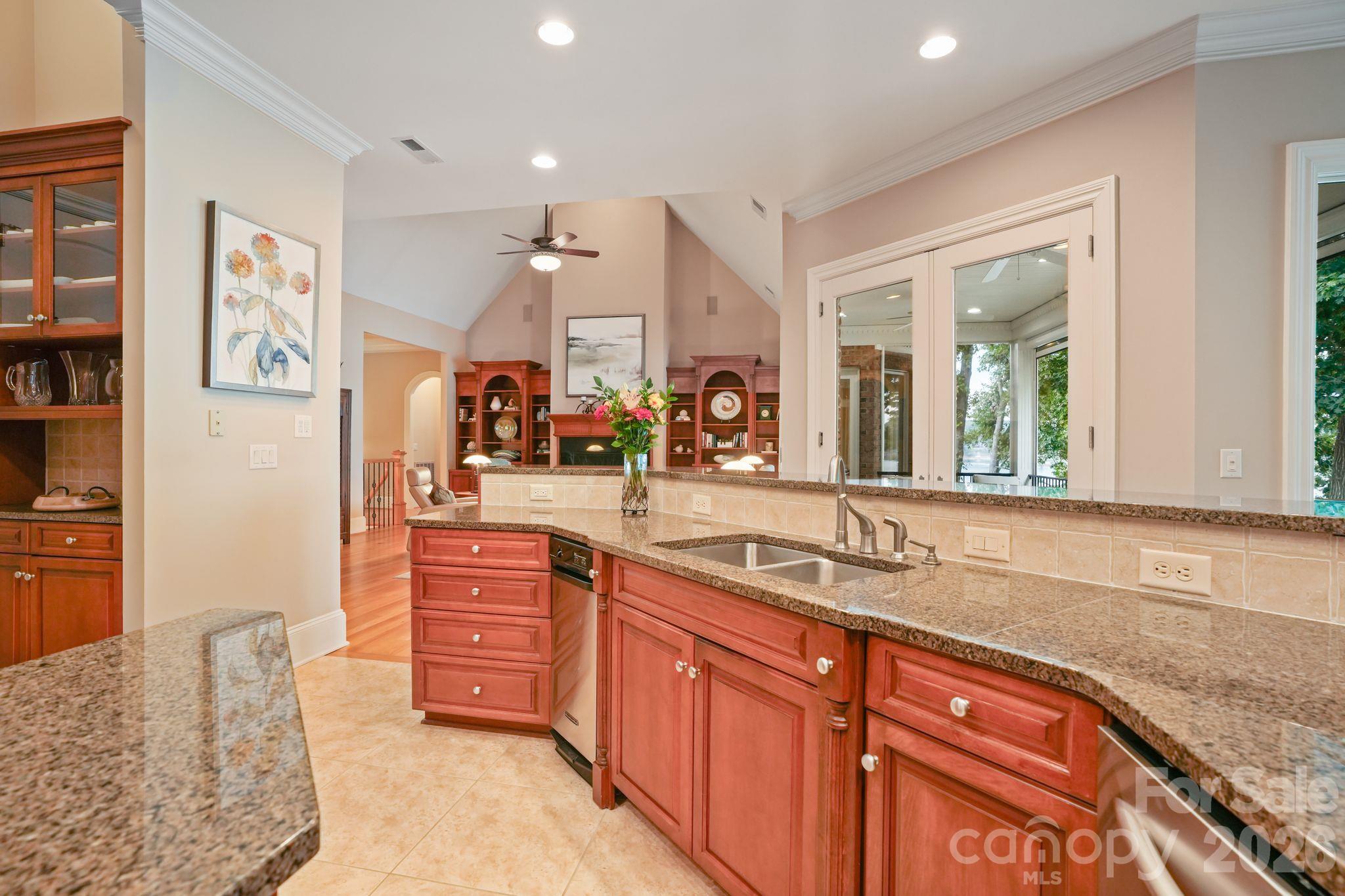 1348 Astoria Parkway Property Photo 7