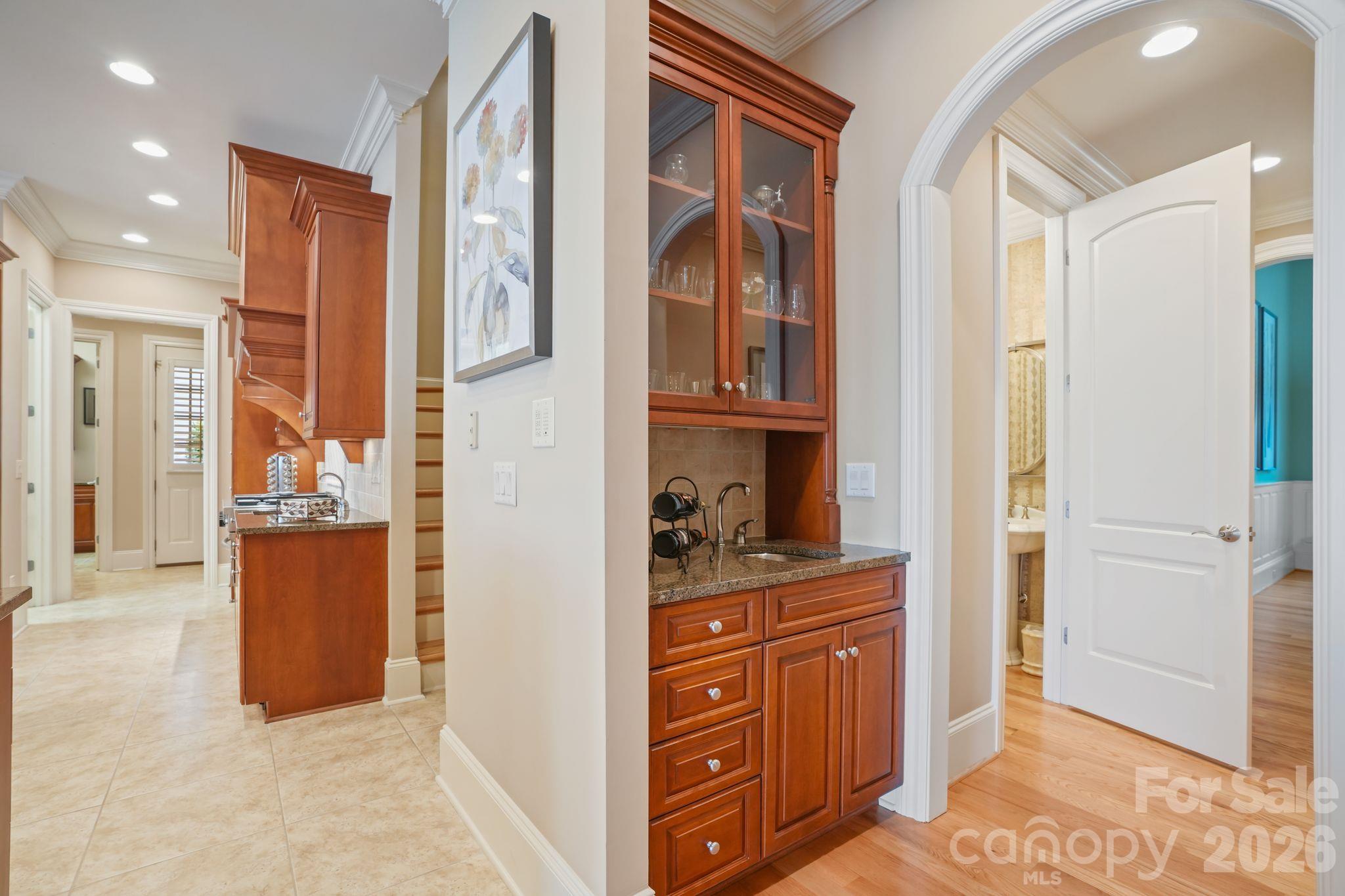 1348 Astoria Parkway Property Photo 9